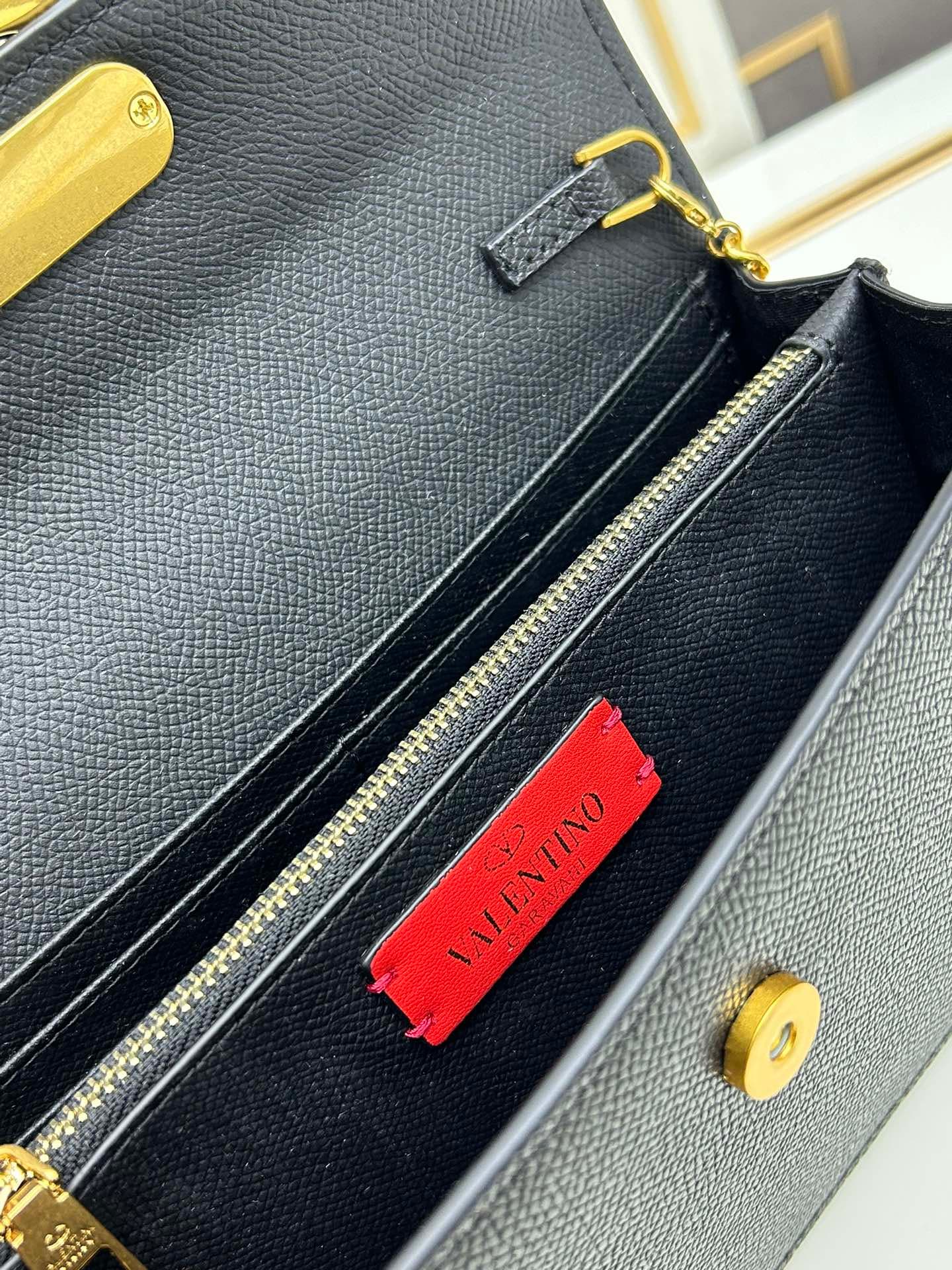 C8301 🆕 New small handbag model — image 8