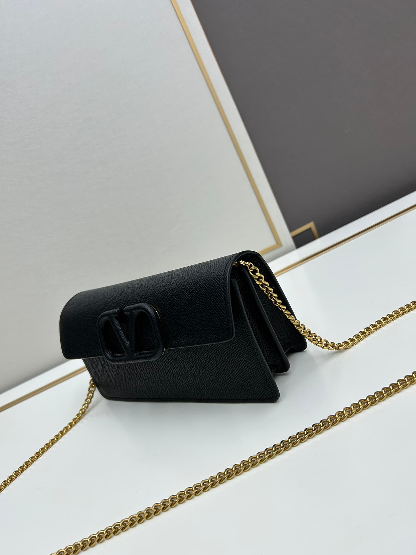 C8301 🆕 New small handbag model — image 2