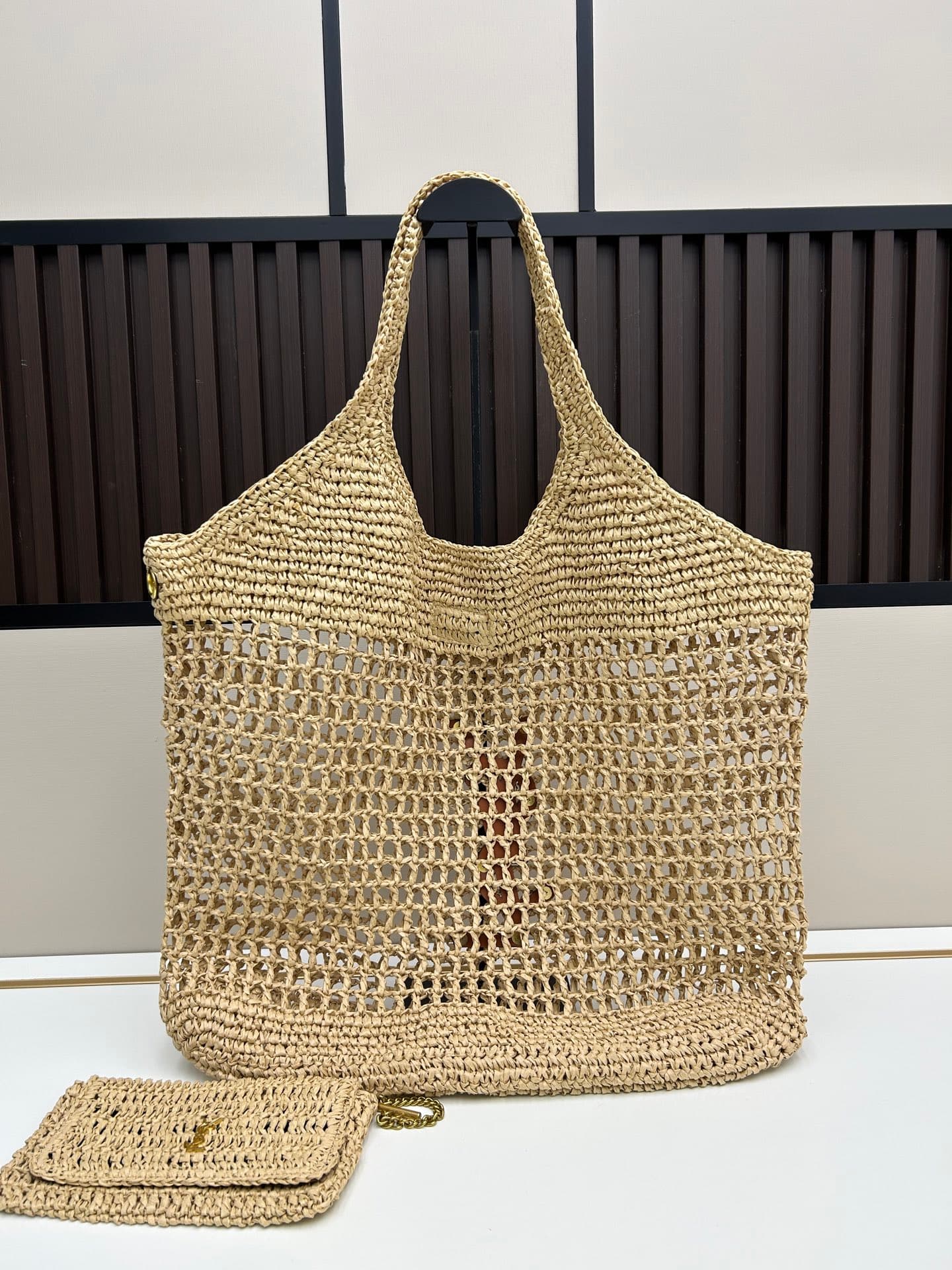 C8761 New large-sized models with small pockets – “YSL｜Lafite Grass ICARE🏖||| Symbolizes beautiful love, resilience, and devotion — image 2