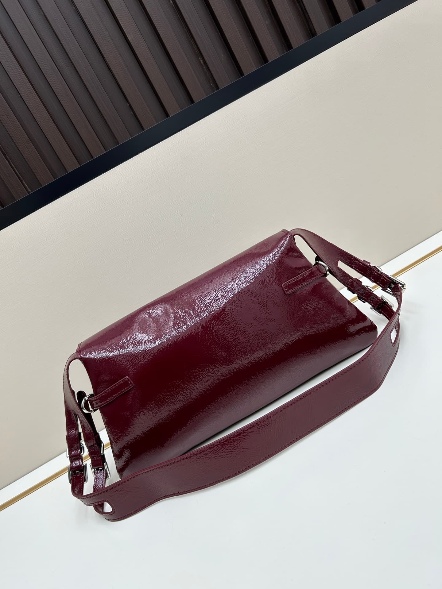 C3178 New GIVENCHY model: Small size, glossy finish, leather shoulder bag — image 3
