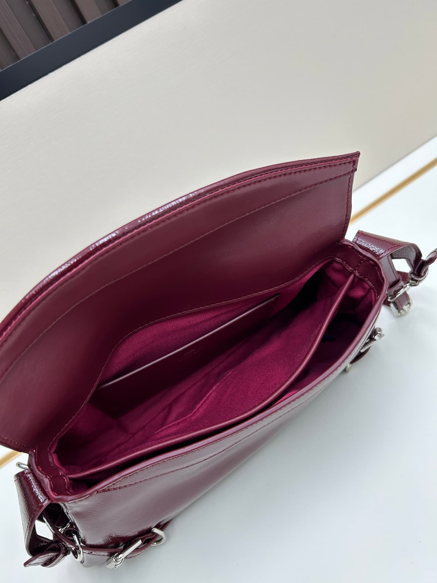 C3178 New GIVENCHY model: Small size, glossy finish, leather shoulder bag — image 7