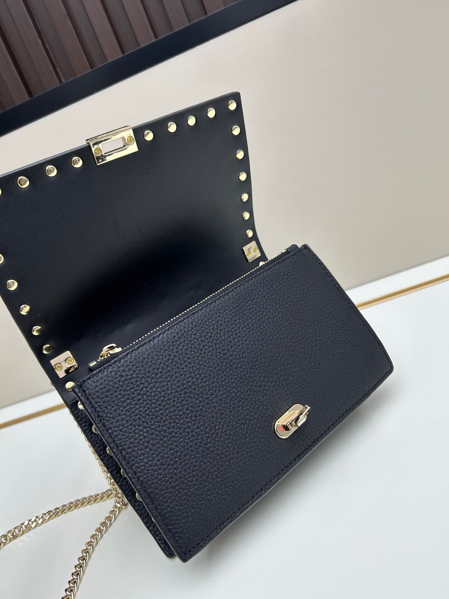 C8276 .New❤Garavani Rockstud Mini leather crossbody bag, featuring the iconic hook closure design — image 6