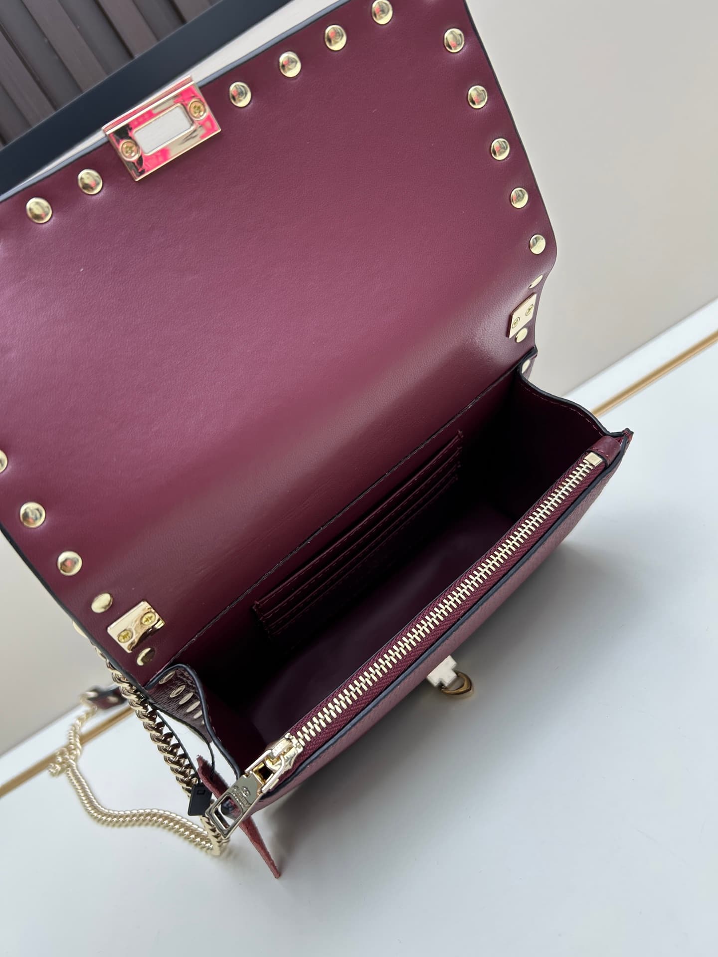 C8273 .New❤Garavani Rockstud Mini leather crossbody bag, featuring the iconic hook-closure design — image 6