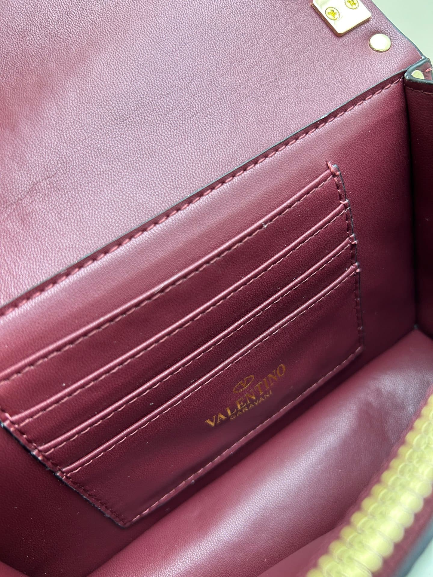 C8273 .New❤Garavani Rockstud Mini leather crossbody bag, featuring the iconic hook-closure design — image 7