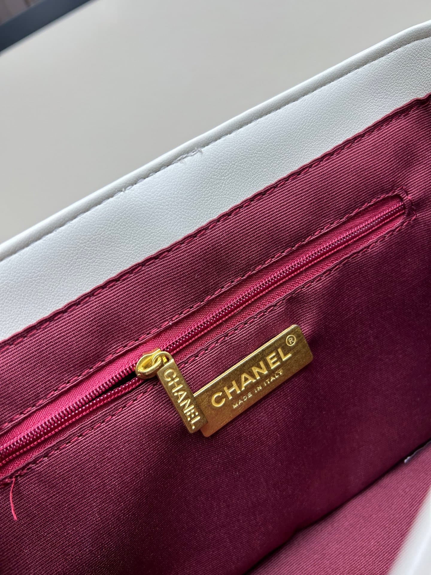 C707 New model bag💰 CHANEL Platinum 19bag||| A truly beautiful “Snow White” style bag – black and gold tones, red color for a festive look; it’s versatile and fashionable. The CHANEL 19bag bag is extremely attractive; it’s an elegant and stylish bag with  — image 8