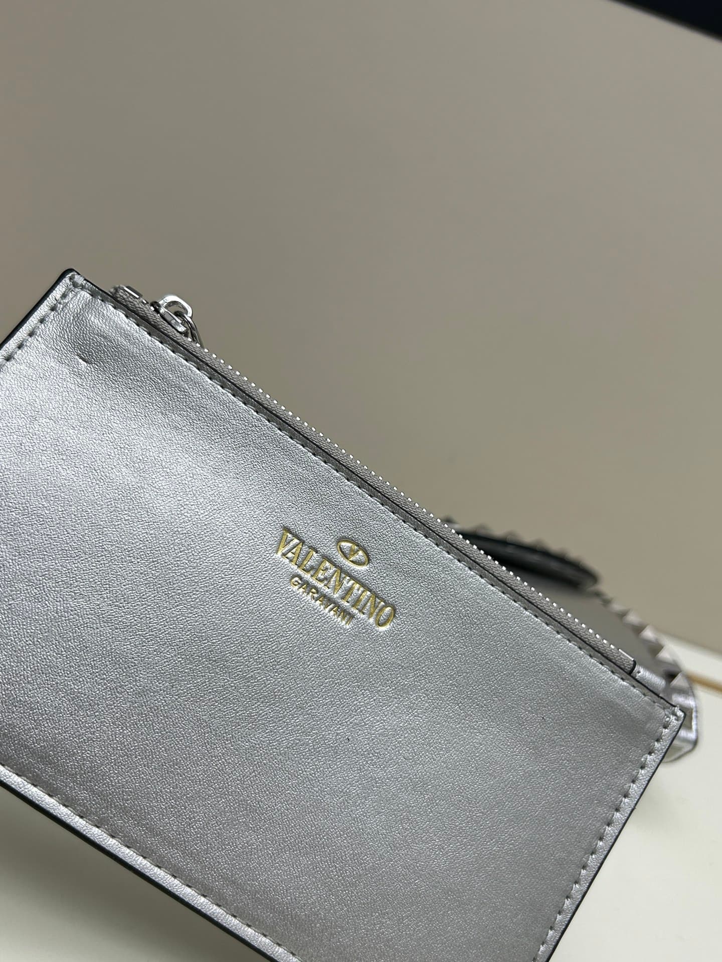 C8300 Garavani Rockstud Mini leather crossbody bag, featuring the iconic hook-clasp closure design — image 5