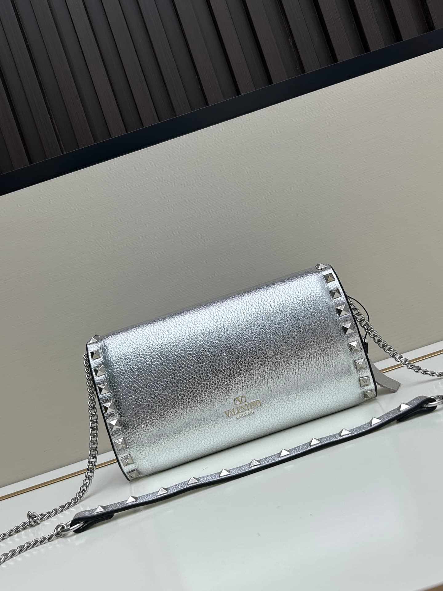 C8300 Garavani Rockstud Mini leather crossbody bag, featuring the iconic hook-clasp closure design — image 2