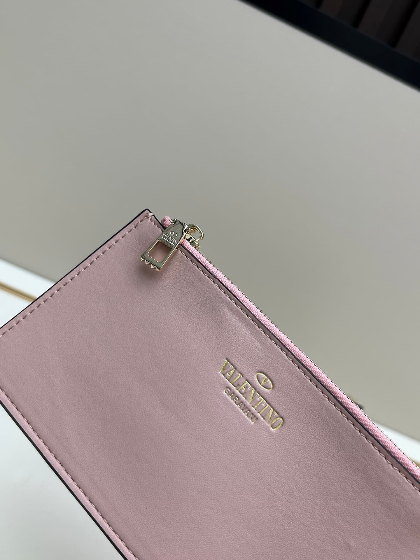 C8299 Garavani Rockstud Mini leather crossbody bag, featuring the iconic hook closure design — image 5