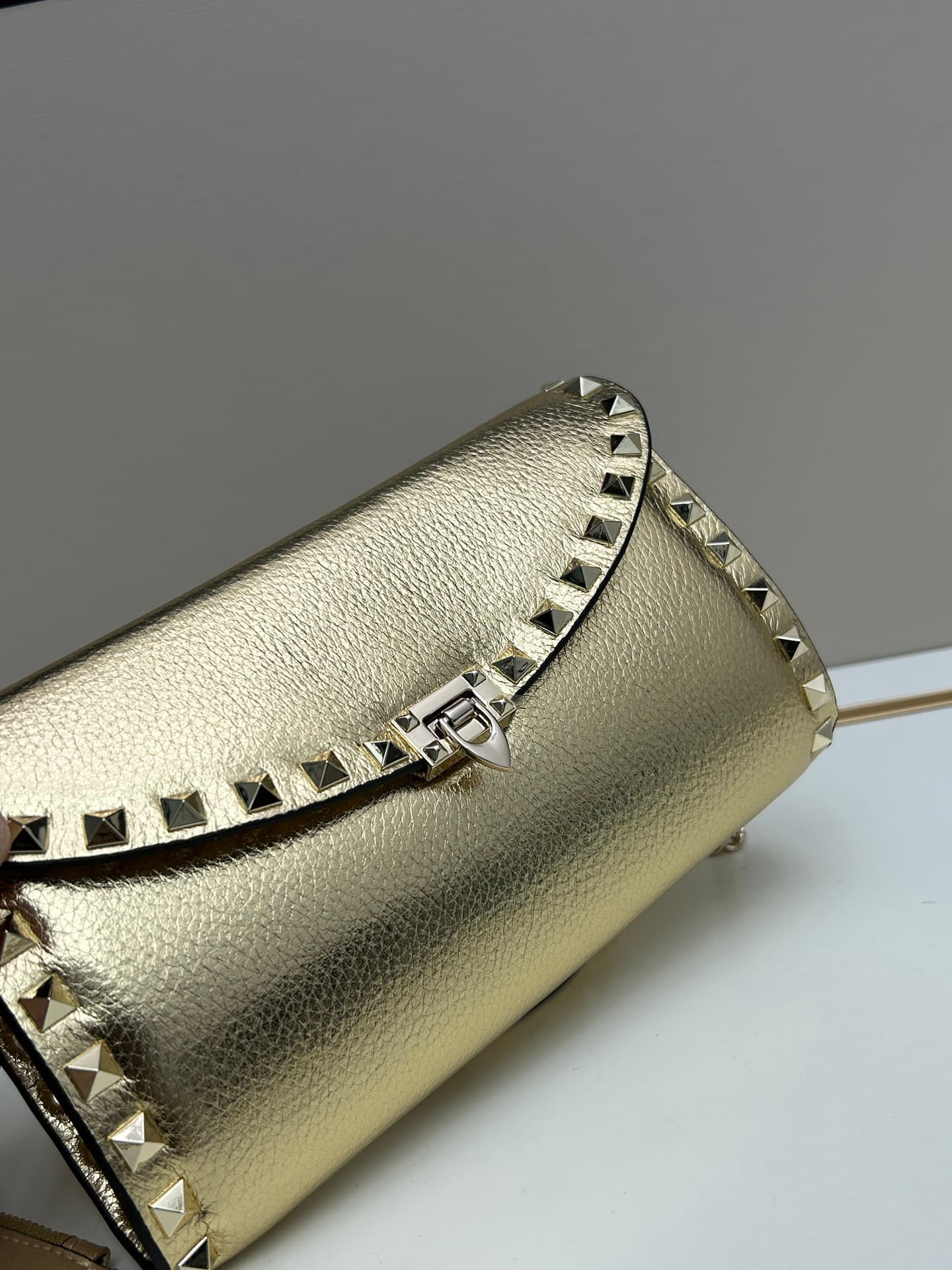C8298 Garavani Rockstud Mini leather crossbody bag, featuring the iconic hook closure design — image 3