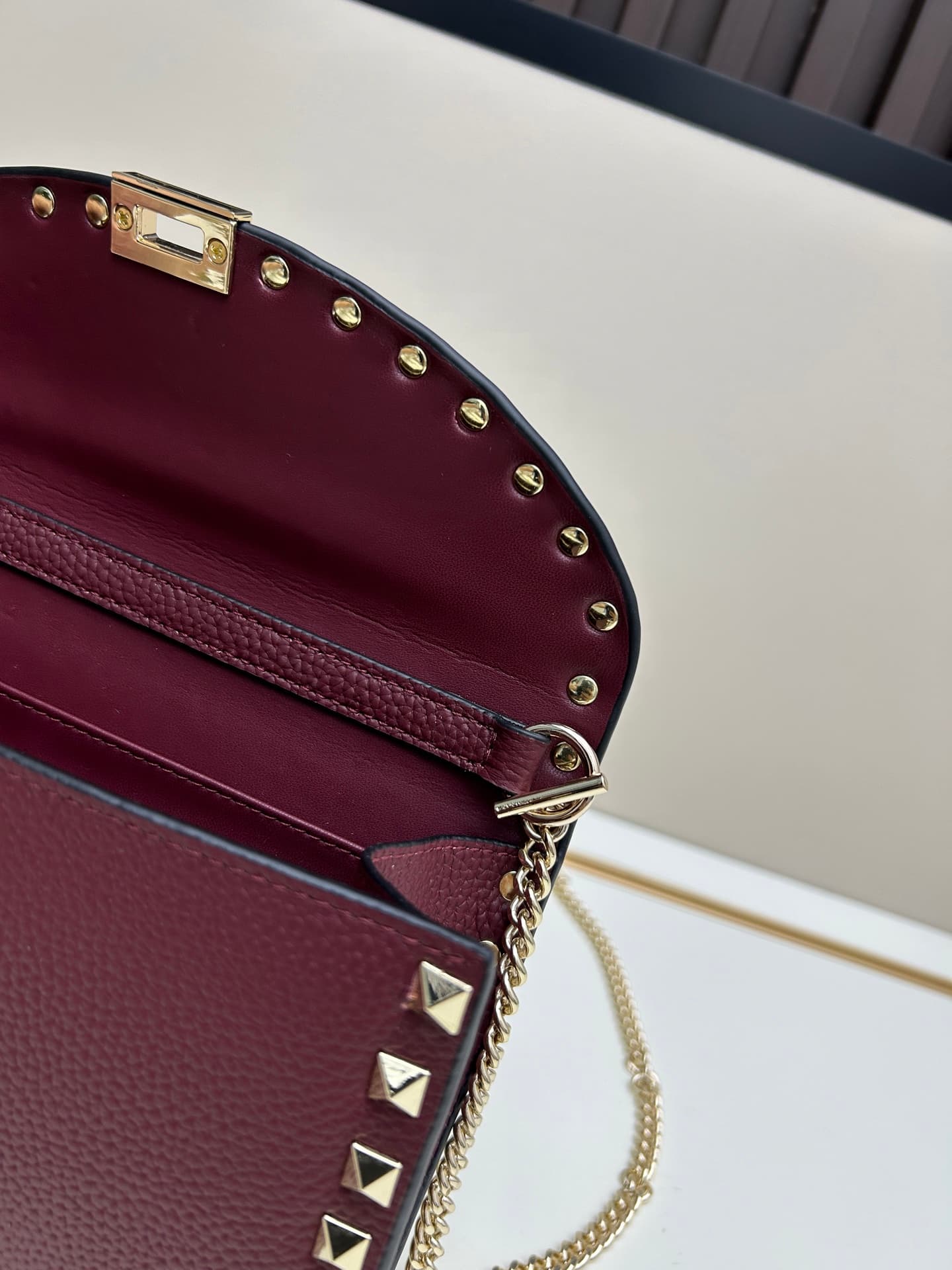 C8297 Garavani Rockstud Mini leather crossbody bag, featuring the iconic hook closure design — image 7