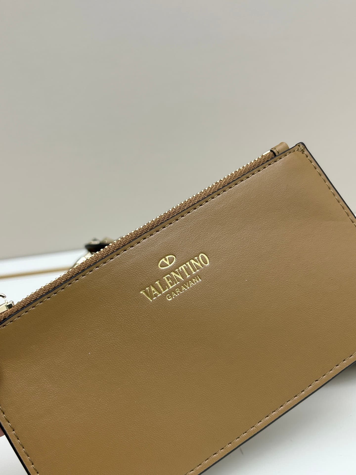 C8295 Garavani Rockstud Mini leather crossbody bag, featuring the iconic hook closure design — image 5