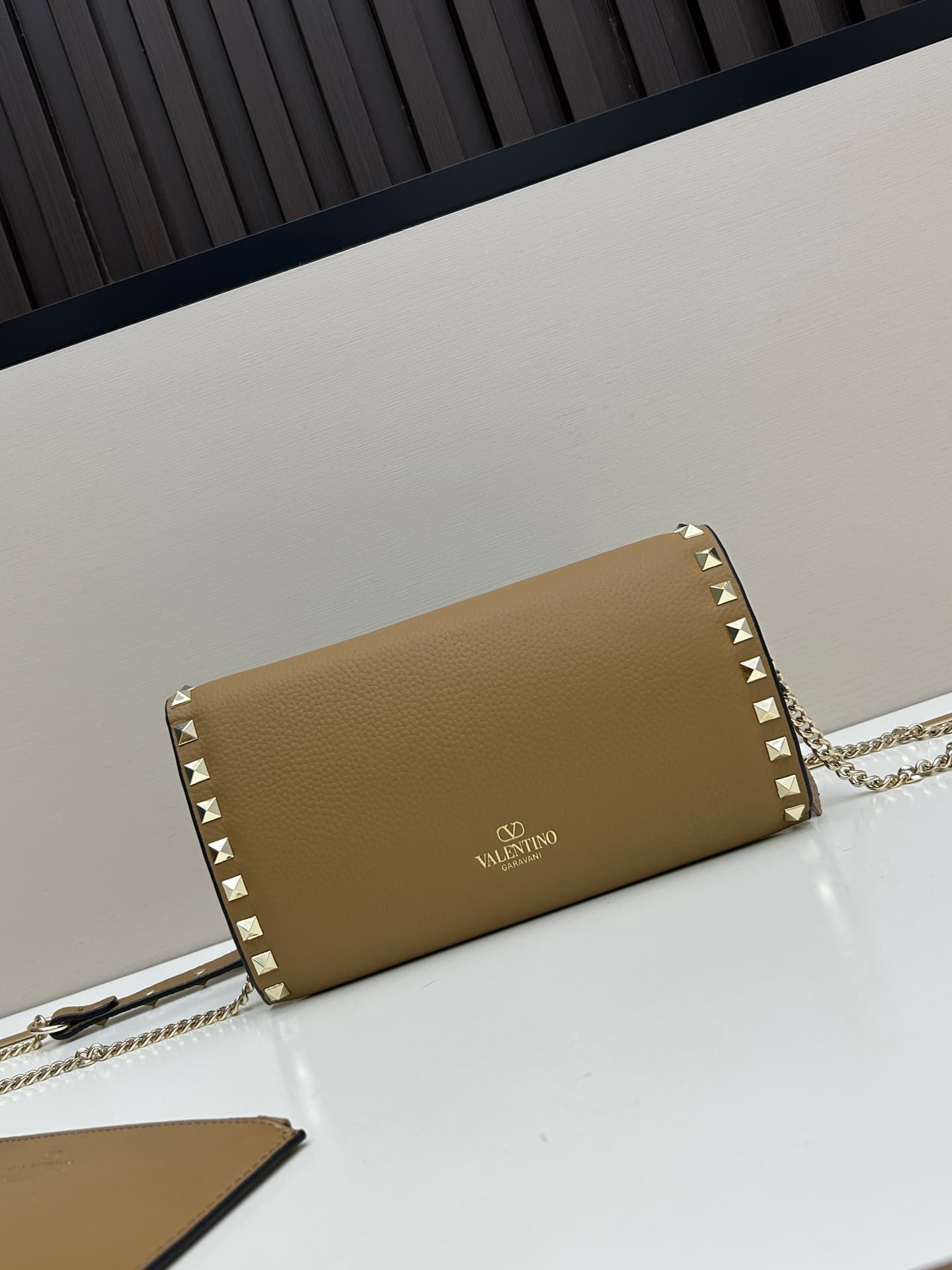 C8295 Garavani Rockstud Mini leather crossbody bag, featuring the iconic hook closure design — image 2