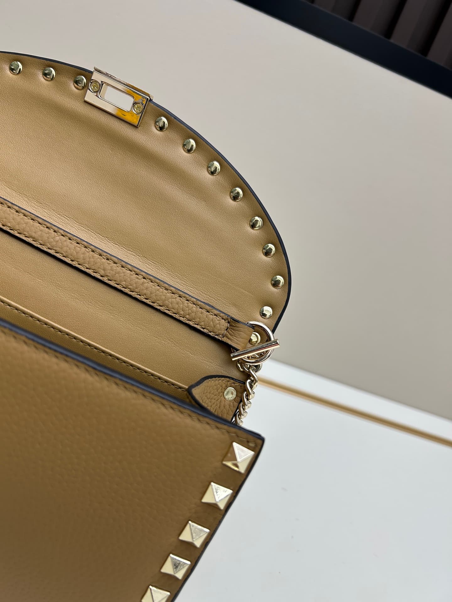 C8295 Garavani Rockstud Mini leather crossbody bag, featuring the iconic hook closure design — image 7