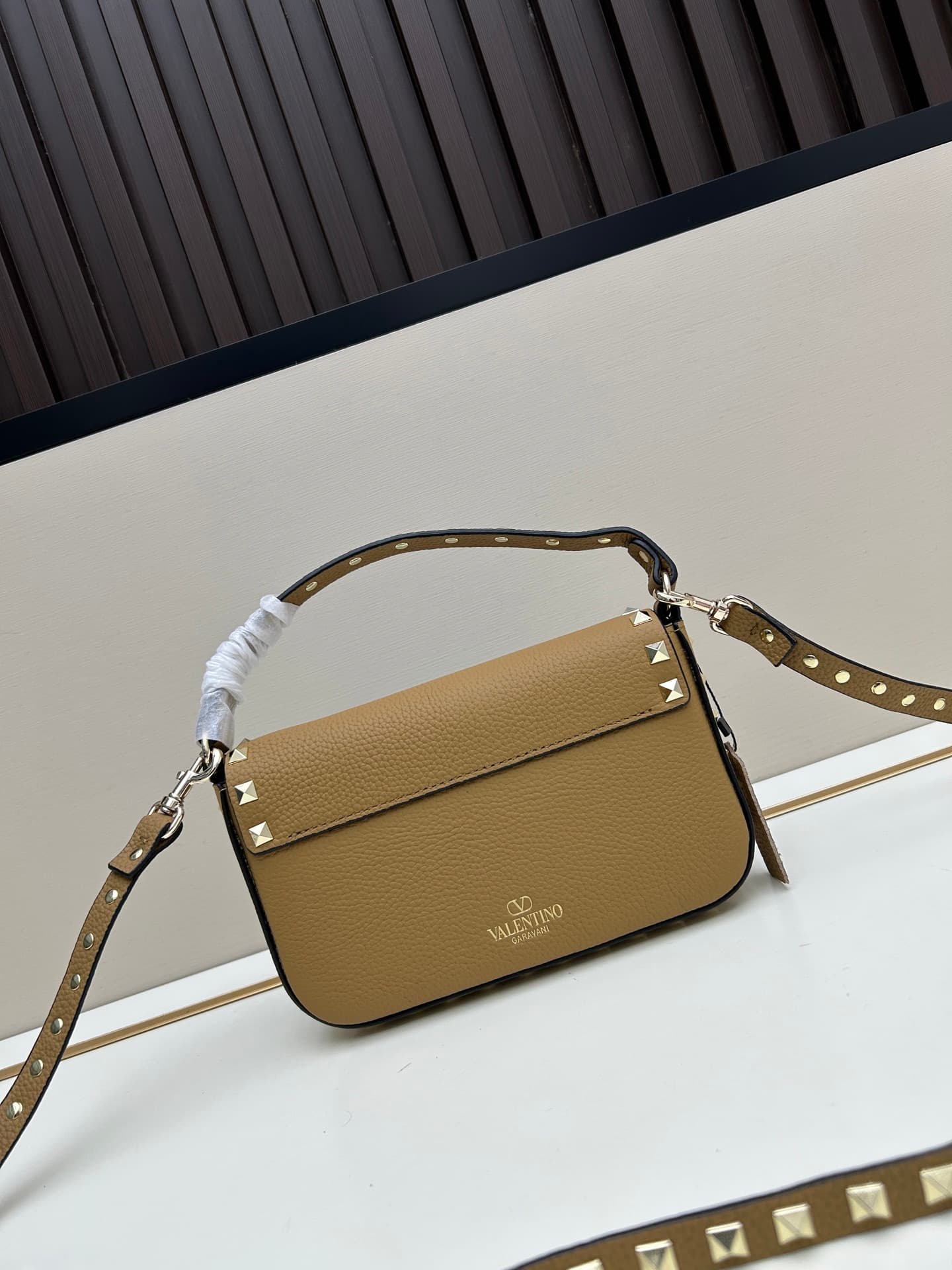C8290 New model • detachable shoulder strap — image 2