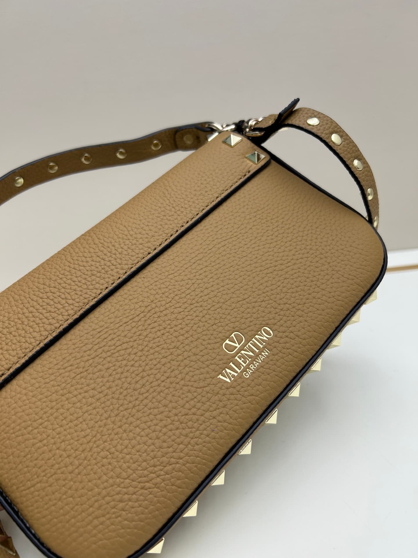 C8290 New model • detachable shoulder strap — image 4