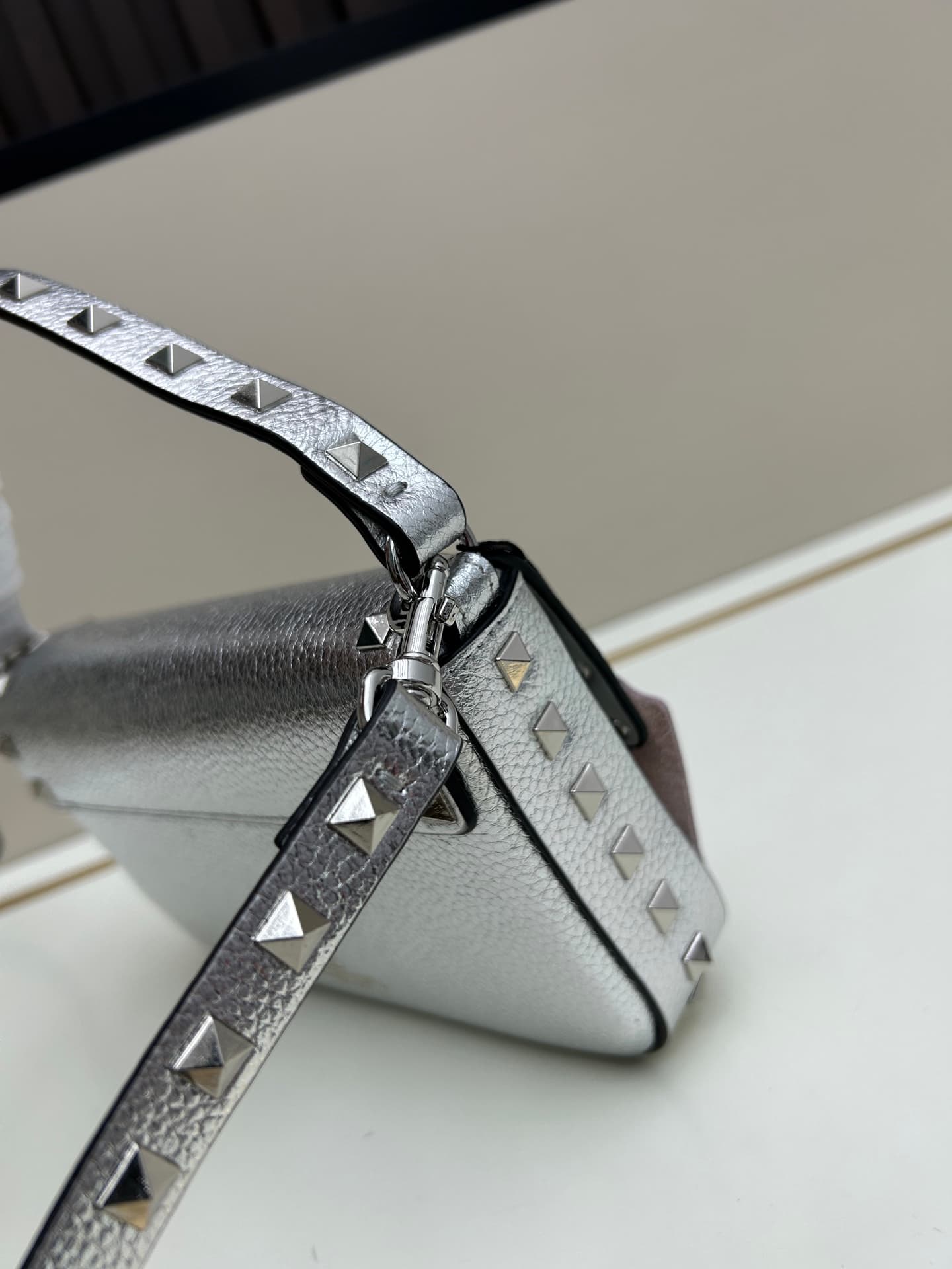 C8289 New model • Detachable shoulder strap — image 3