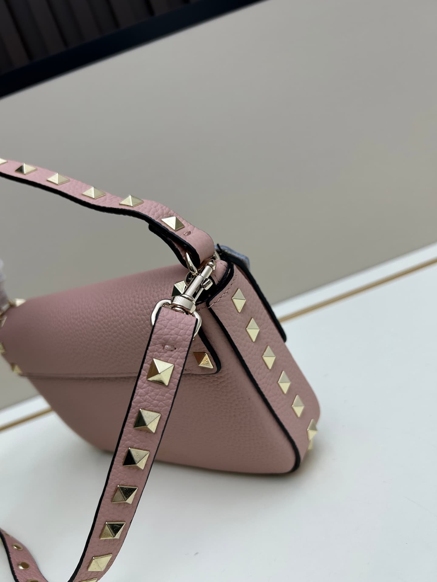 C8287 New model • Detachable shoulder strap — image 3