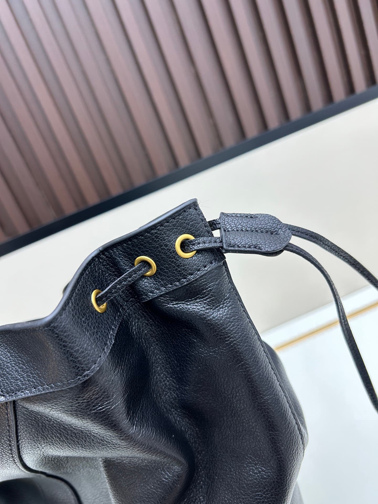 C8741 New Saint Laurent tote bag 【Exclusive background】Y brand’s new fine-textured leather tote bag! It features a full lining of the same colorful fur texture material. The bag is adorned with the elegant Y logo inspired by the brand’s historical collect — image 6