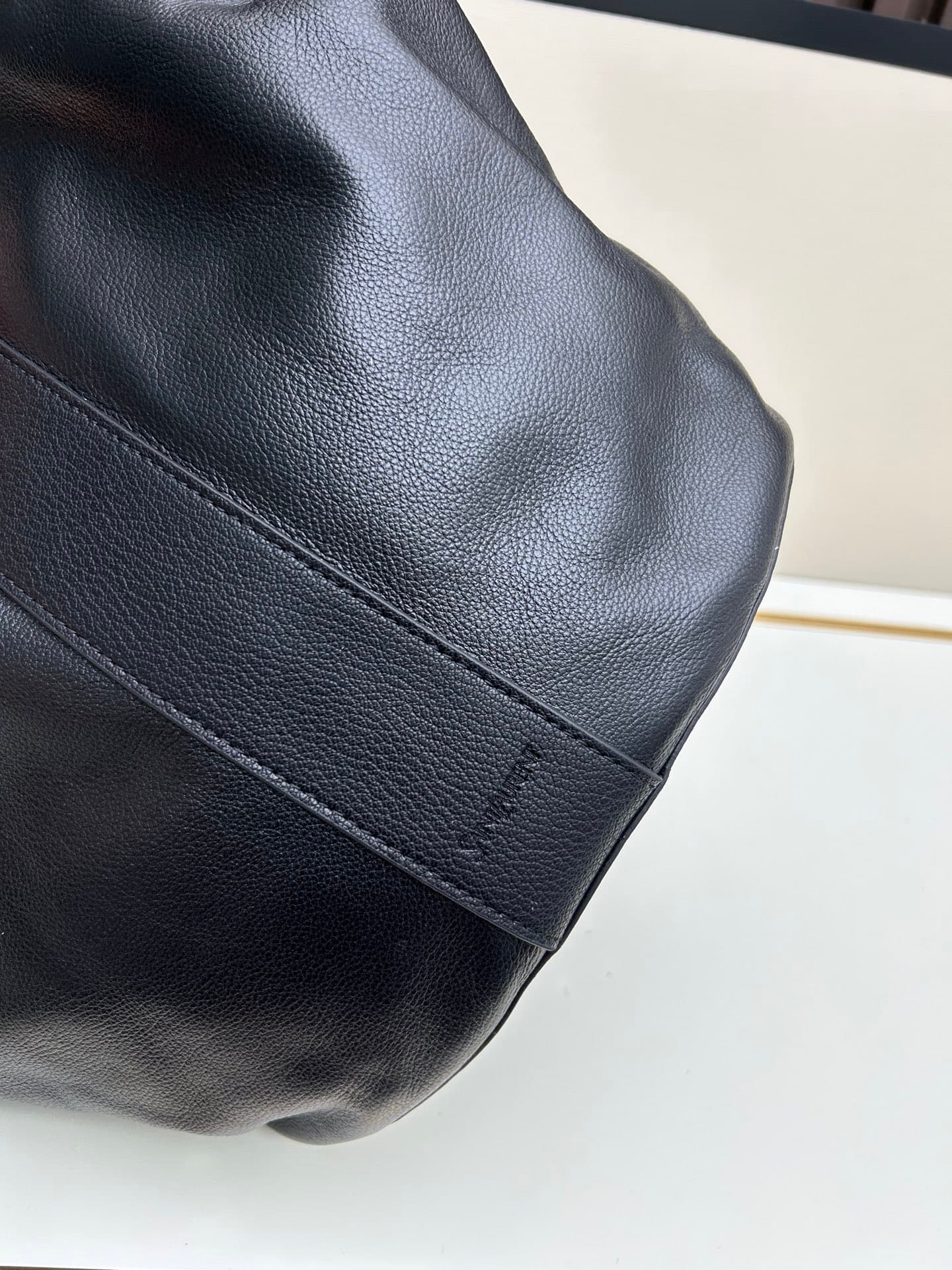 C8741 New Saint Laurent tote bag 【Exclusive background】Y brand’s new fine-textured leather tote bag! It features a full lining of the same colorful fur texture material. The bag is adorned with the elegant Y logo inspired by the brand’s historical collect — image 4