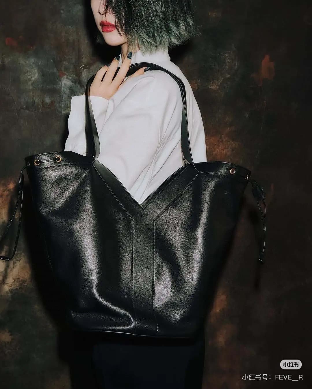 C8742 New Saint Laurent tote bag 【Exclusive background】Y brand’s new tote bag made of fine grain leather! It features a lining of the same color as the leather – beautifully designed Y logo inspired by the brand’s historical collections. The bag has a lig — image 5