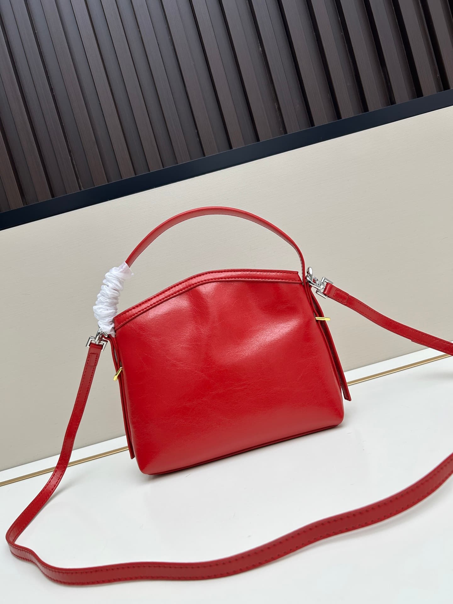 C3254 New model. Givenchy/Voyou nano – newly released for the summer. Small and cute design, detachable shoulder strap, metal clasp, leather single shoulder crossbody bag, phone bag. Mini size. Top-grade leather, dimensions: 19*16, 5*4 cm. Model number: V — image 3