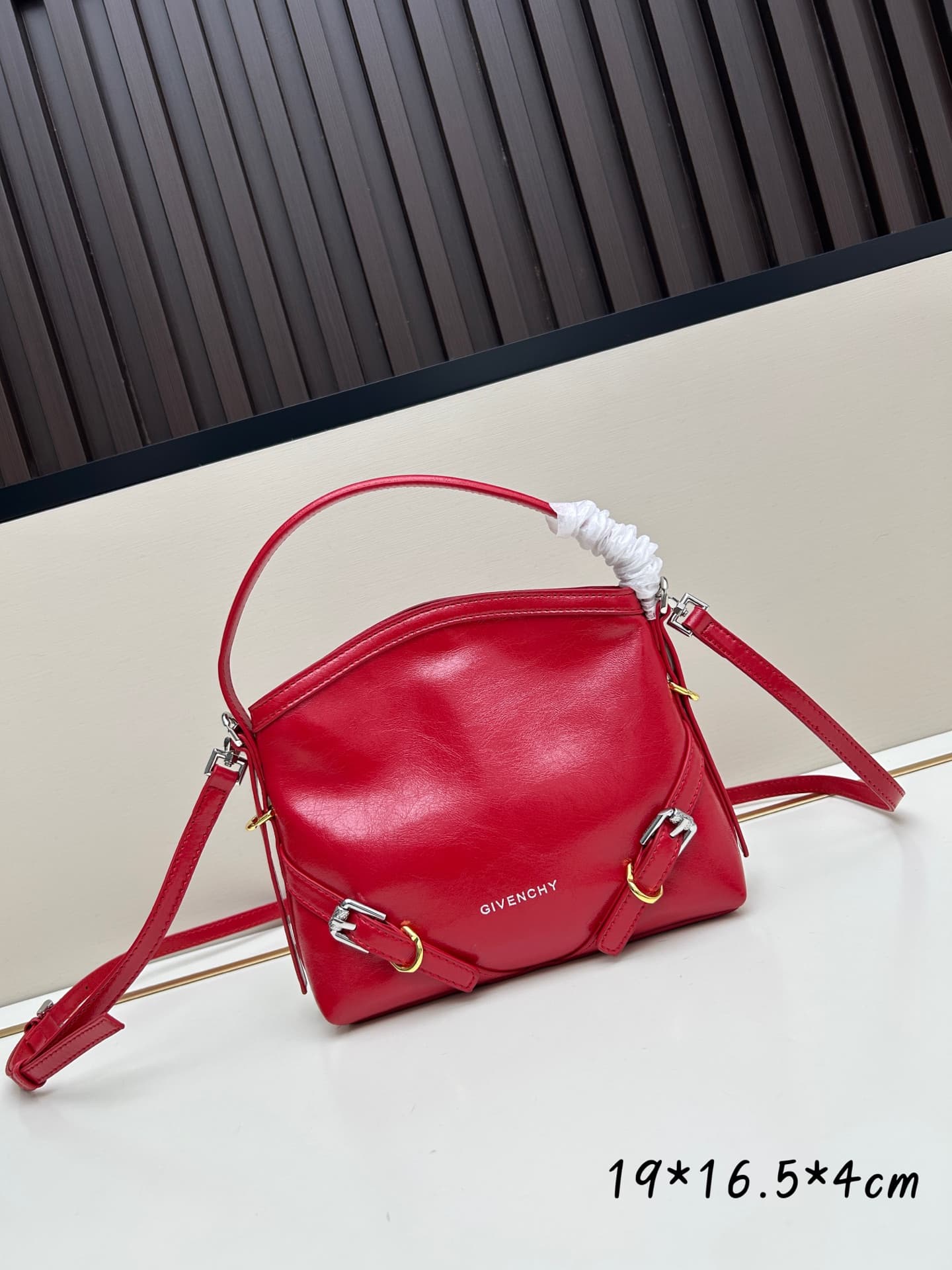 C3254 New model. Givenchy/Voyou nano – newly released for the summer. Small and cute design, detachable shoulder strap, metal clasp, leather single shoulder crossbody bag, phone bag. Mini size. Top-grade leather, dimensions: 19*16, 5*4 cm. Model number: V — image 1