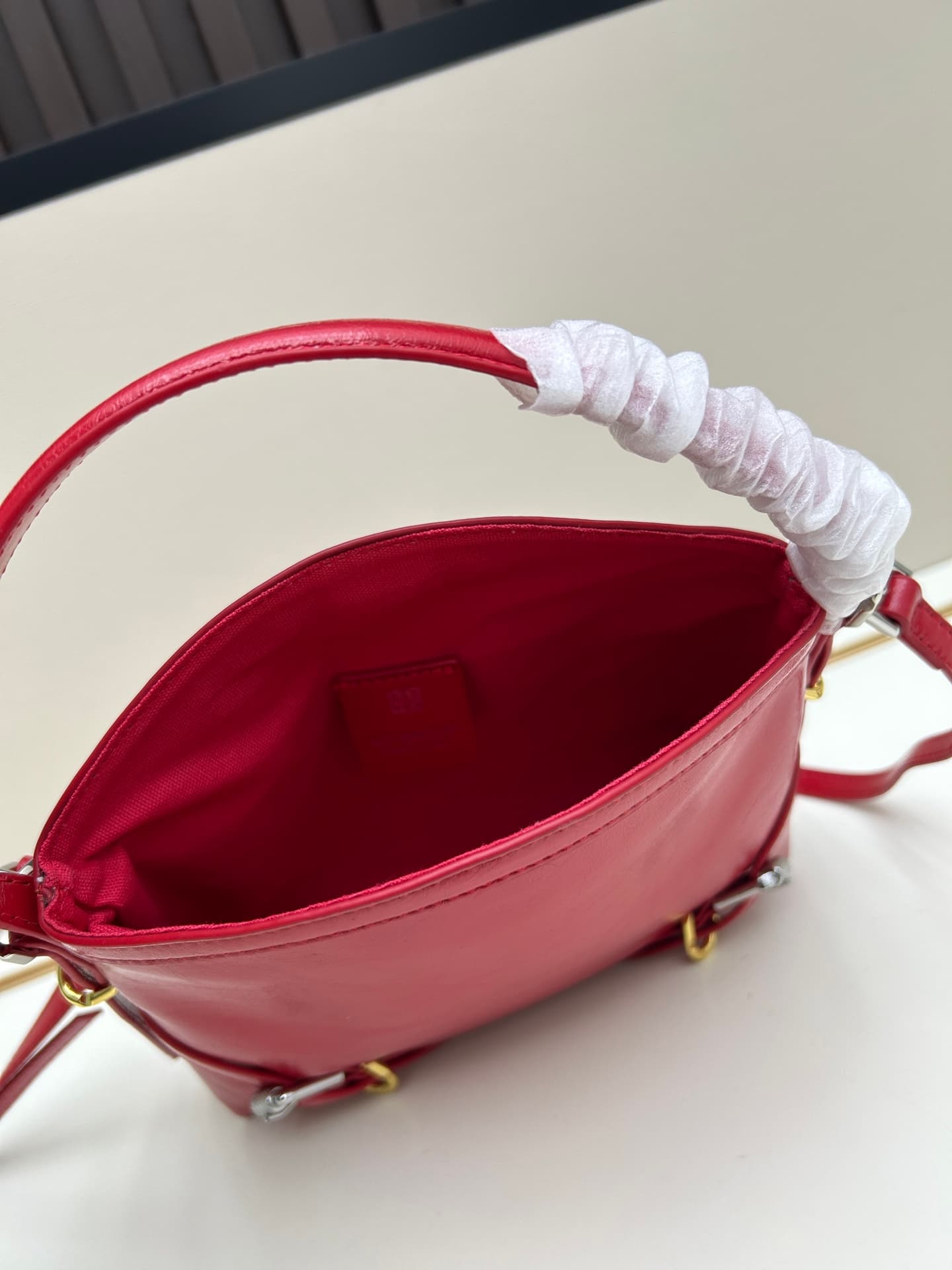 C3254 New model. Givenchy/Voyou nano – newly released for the summer. Small and cute design, detachable shoulder strap, metal clasp, leather single shoulder crossbody bag, phone bag. Mini size. Top-grade leather, dimensions: 19*16, 5*4 cm. Model number: V — image 7