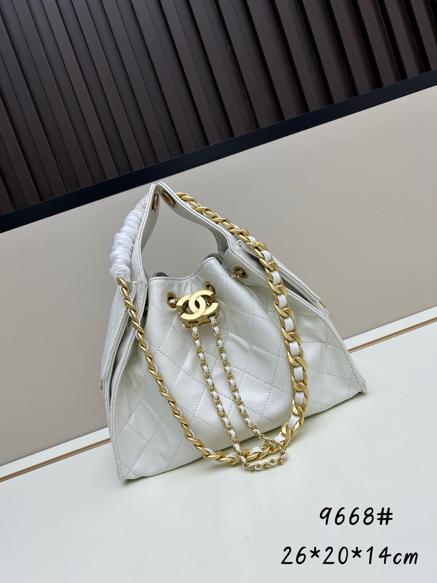 C827 New model 💰 Chanel 25 handbag |||| The new “Chanel 25bag” bag is another “It Bag” after Chanel 22bag! It features a classic and practical design, incorporating the three iconic elements of the brand: chevron-stitched patterns, leather straps, and dou — image 2