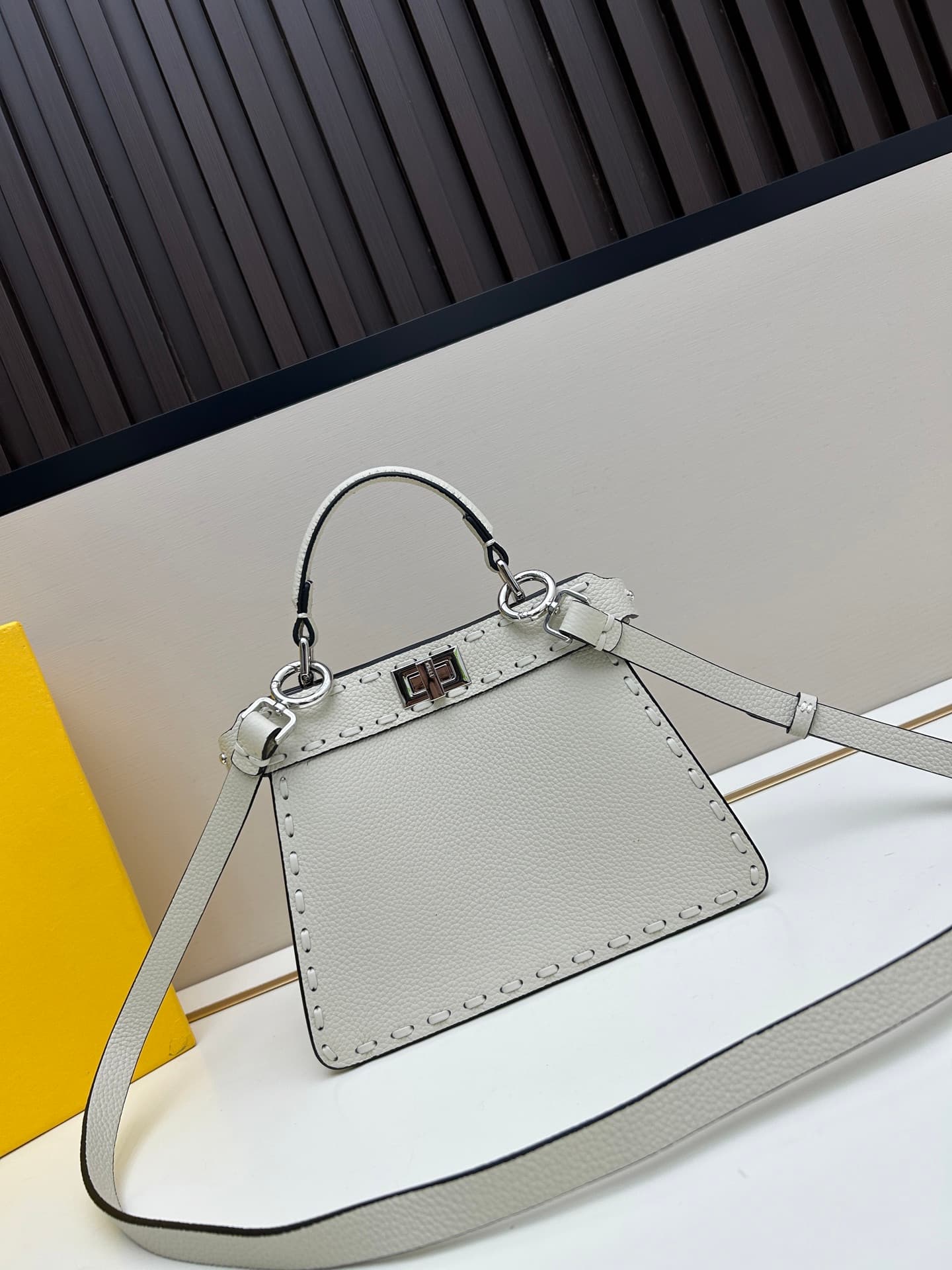 C2981 Box with 400, Fendi Peekaboo kitten bag — image 3