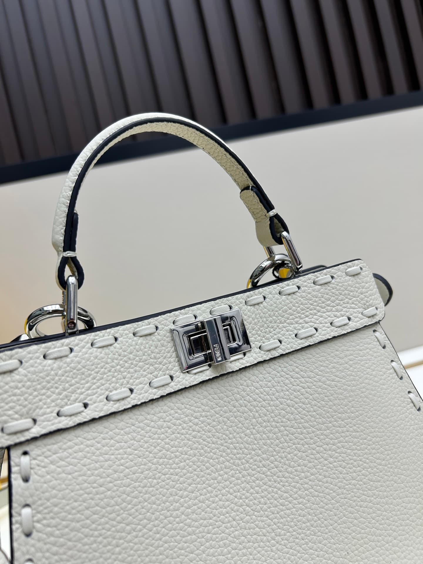 C2981 Box with 400, Fendi Peekaboo kitten bag — image 4