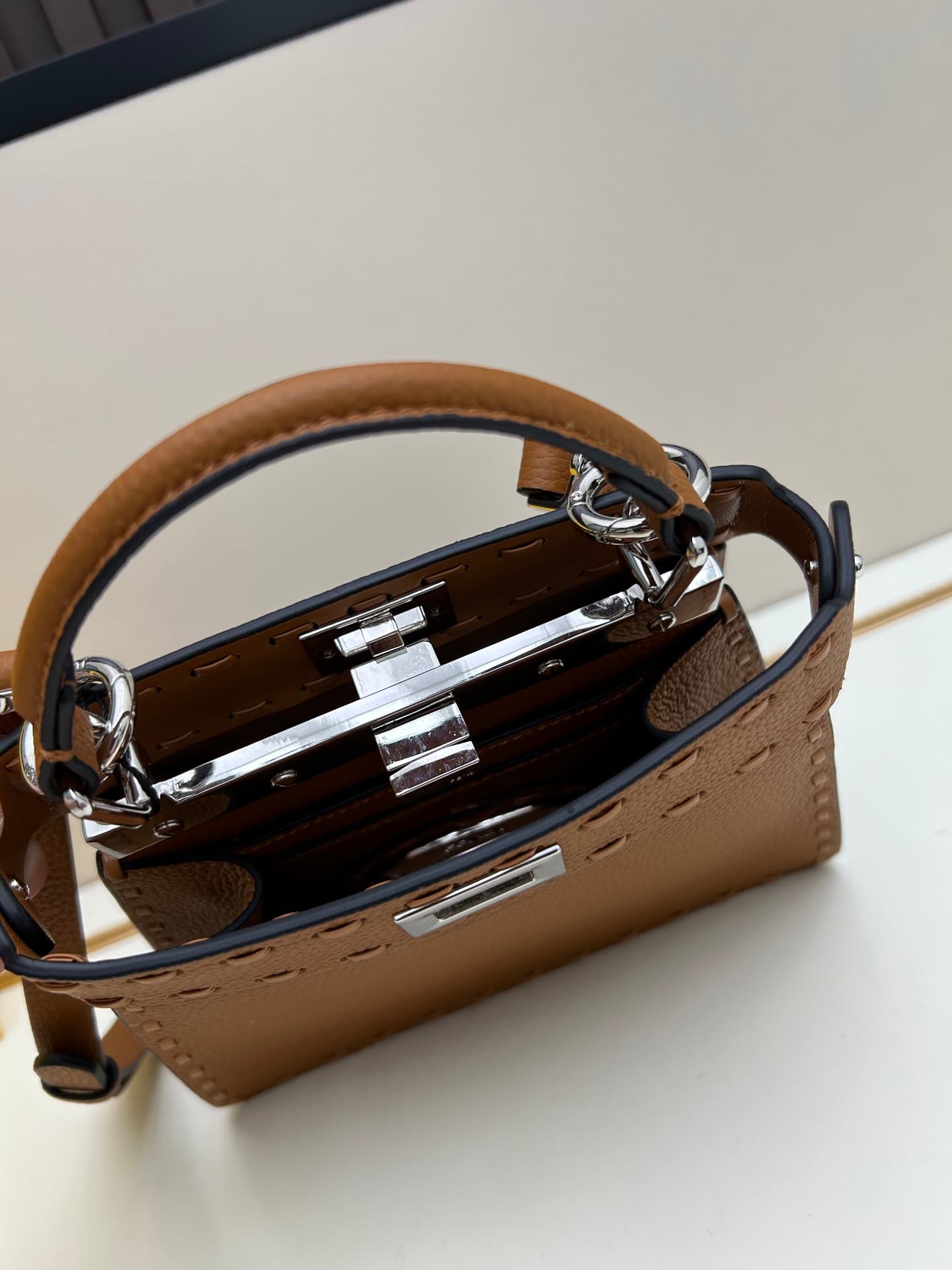 C2980 Box with 400, Fendi Peekaboo kitten bag — image 8