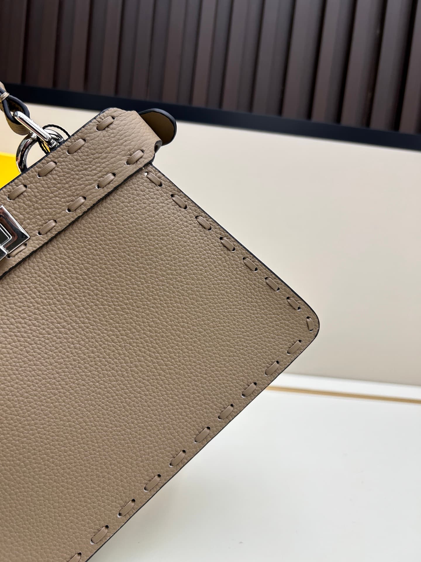 C2974 Box with 400, Fendi Peekaboo kitten bag — image 6