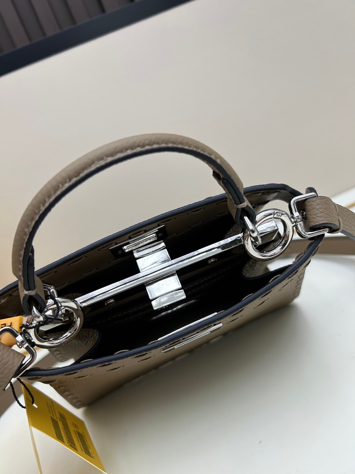 C2974 Box with 400, Fendi Peekaboo kitten bag — image 7