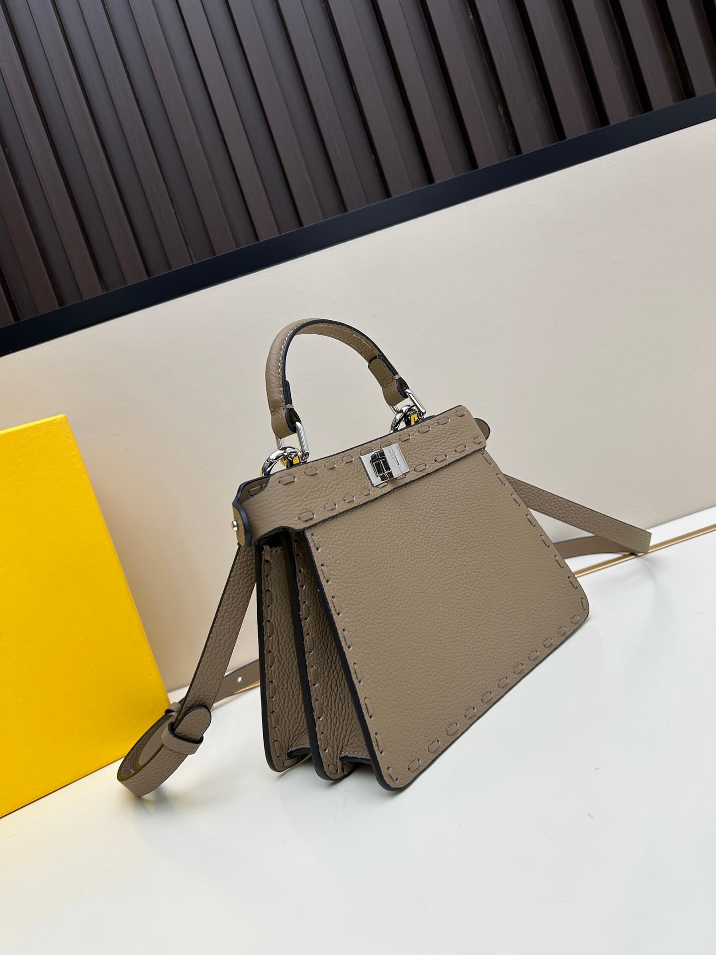 C2974 Box with 400, Fendi Peekaboo kitten bag — image 2