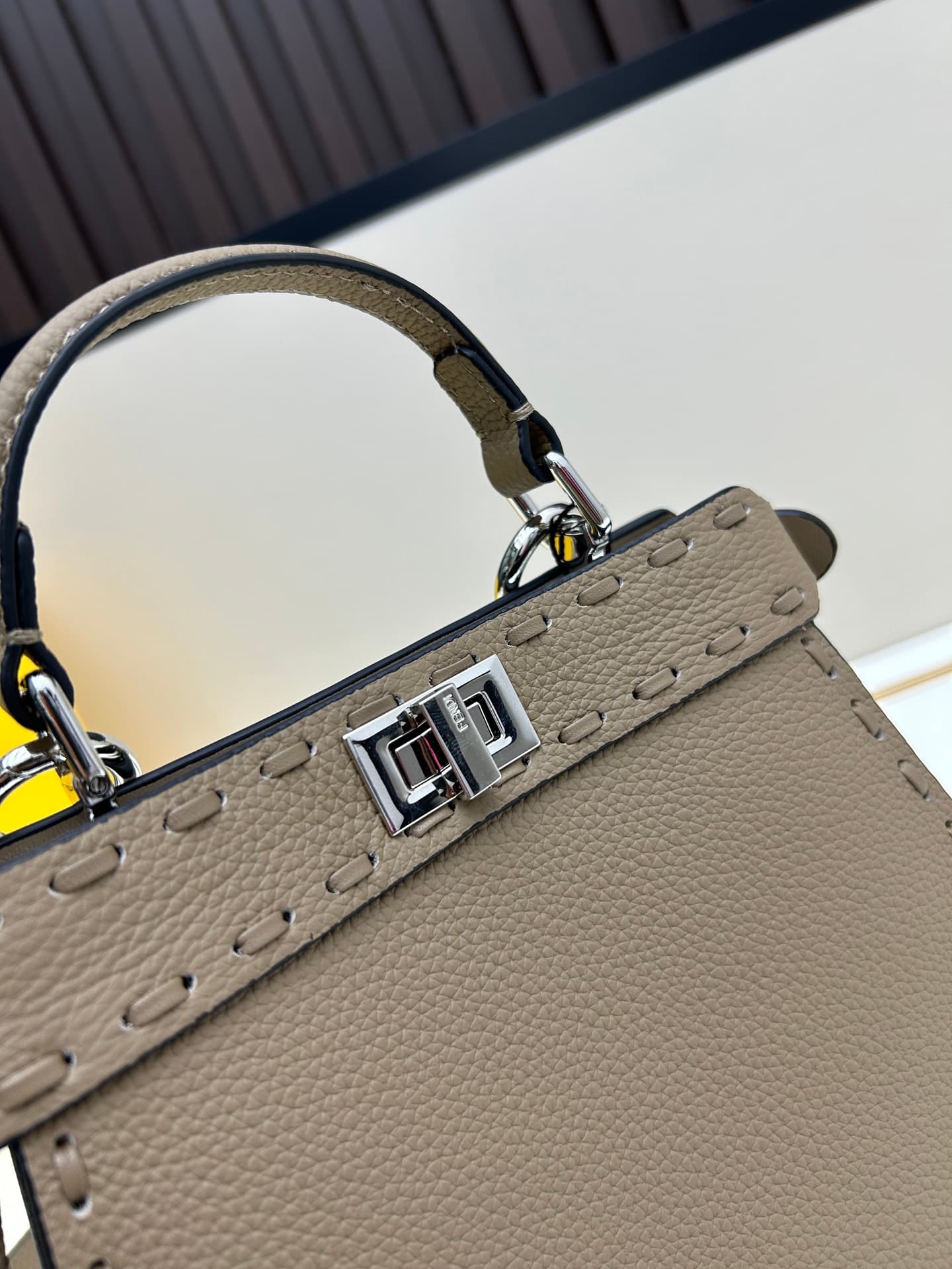 C2974 Box with 400, Fendi Peekaboo kitten bag — image 4