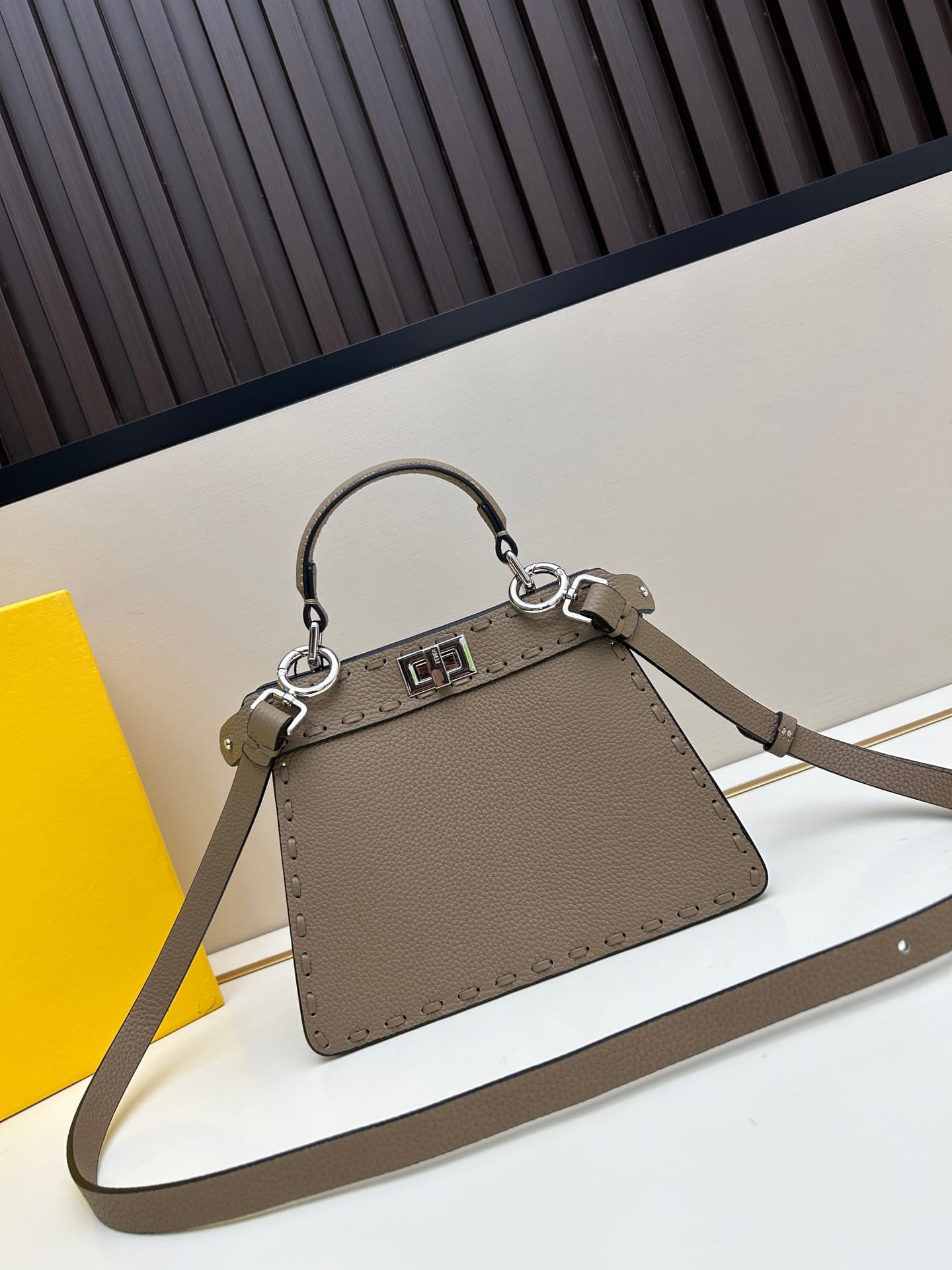 C2974 Box with 400, Fendi Peekaboo kitten bag — image 3