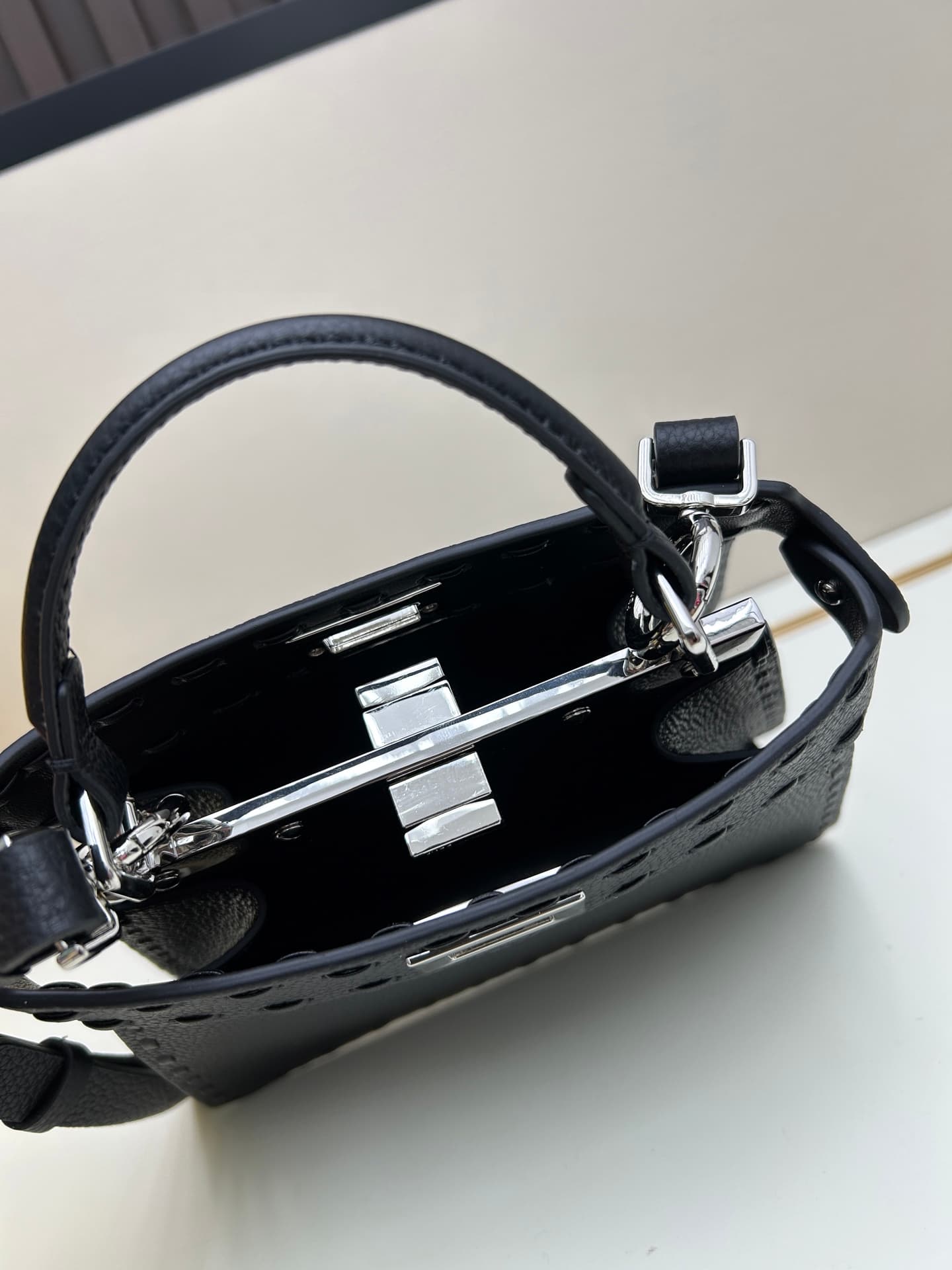 C2973 Box with 400, Fendi Peekaboo kitten bag — image 7