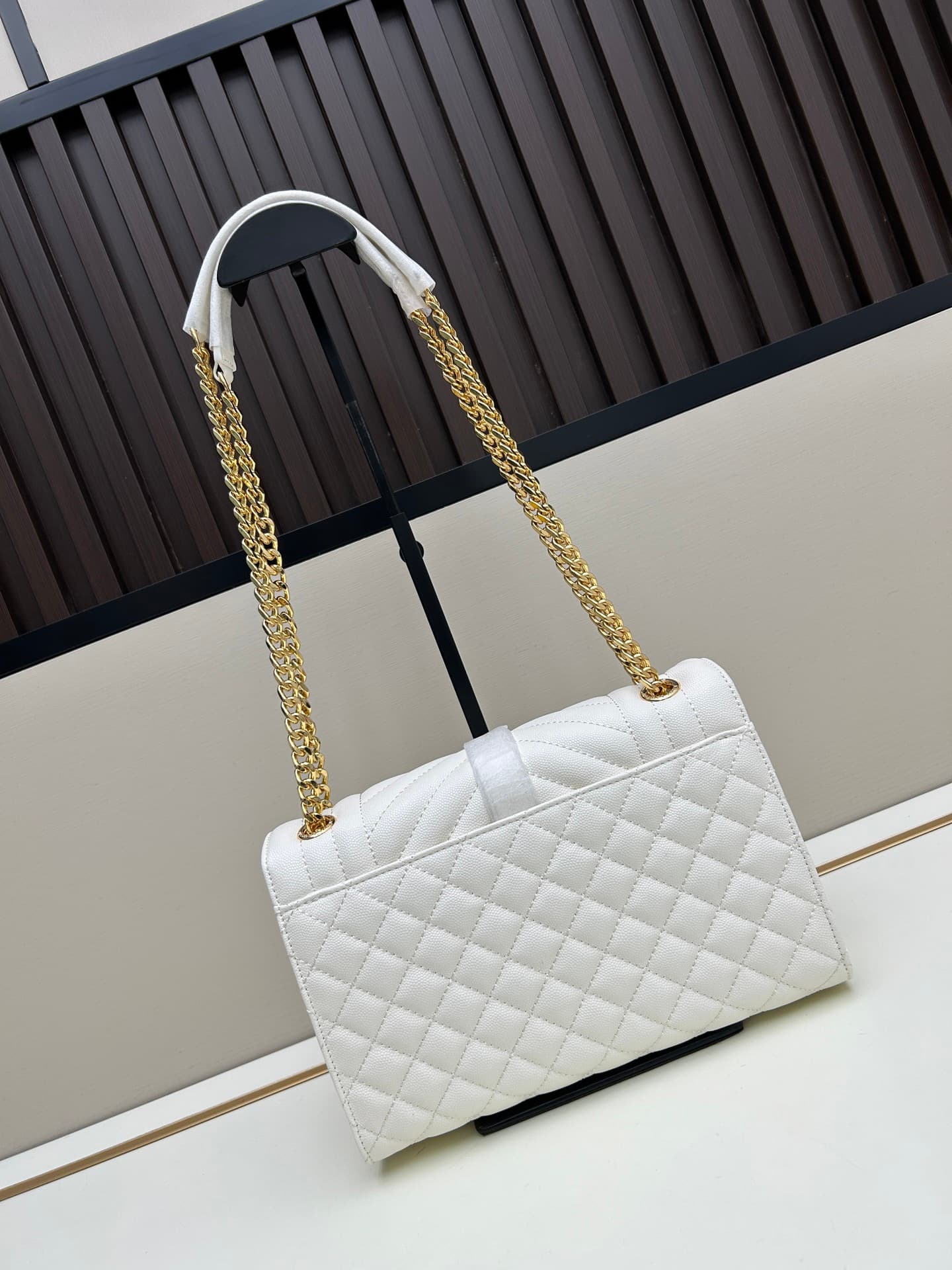 C8703 👏👏YSL Saint Laurent = a fantastic product again🔥 A popular item has been released[怄火] These intricate styles are extremely popular right now. Of course, a designer with years of experience wouldn’t miss out on this design. The black hardware adds an — image 2