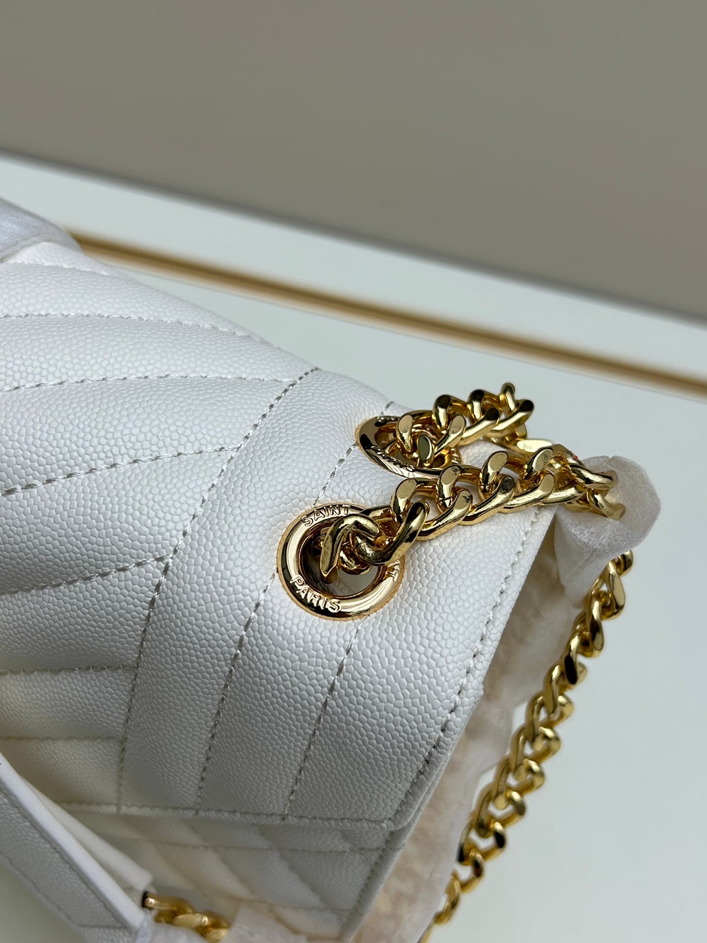 C8703 👏👏YSL Saint Laurent = a fantastic product again🔥 A popular item has been released[怄火] These intricate styles are extremely popular right now. Of course, a designer with years of experience wouldn’t miss out on this design. The black hardware adds an — image 6