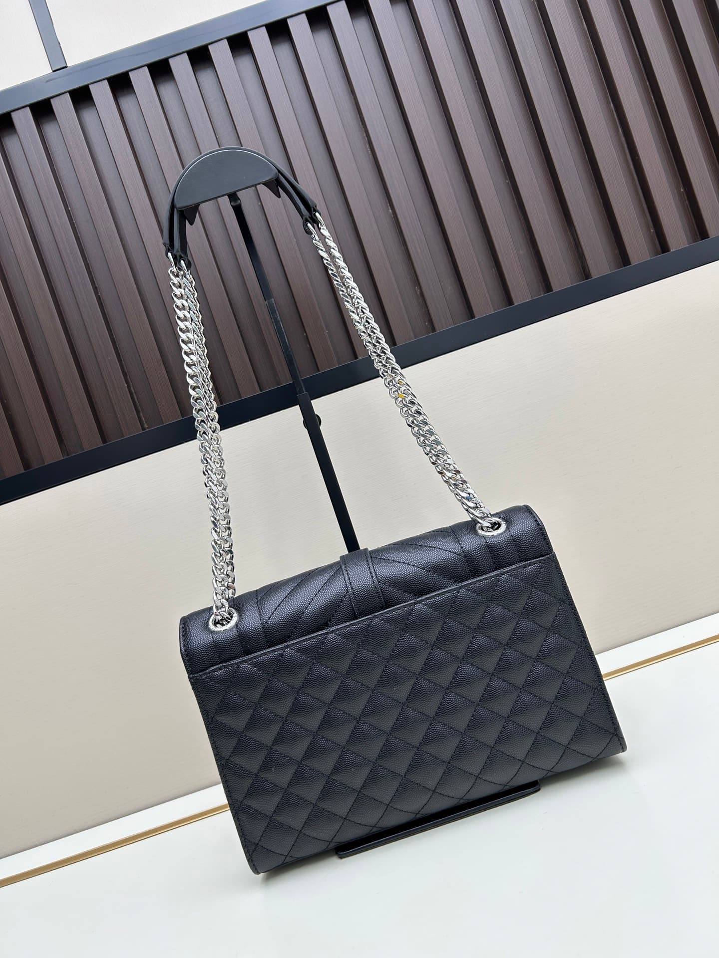 C8701 👏👏YSL Saint Laurent = a fantastic product that’s been a huge hit again🔥 Recently, this kind of intricate style has become extremely popular. Of course, a designer with decades of experience wouldn’t miss out on it. The black hardware adds an extra t — image 2