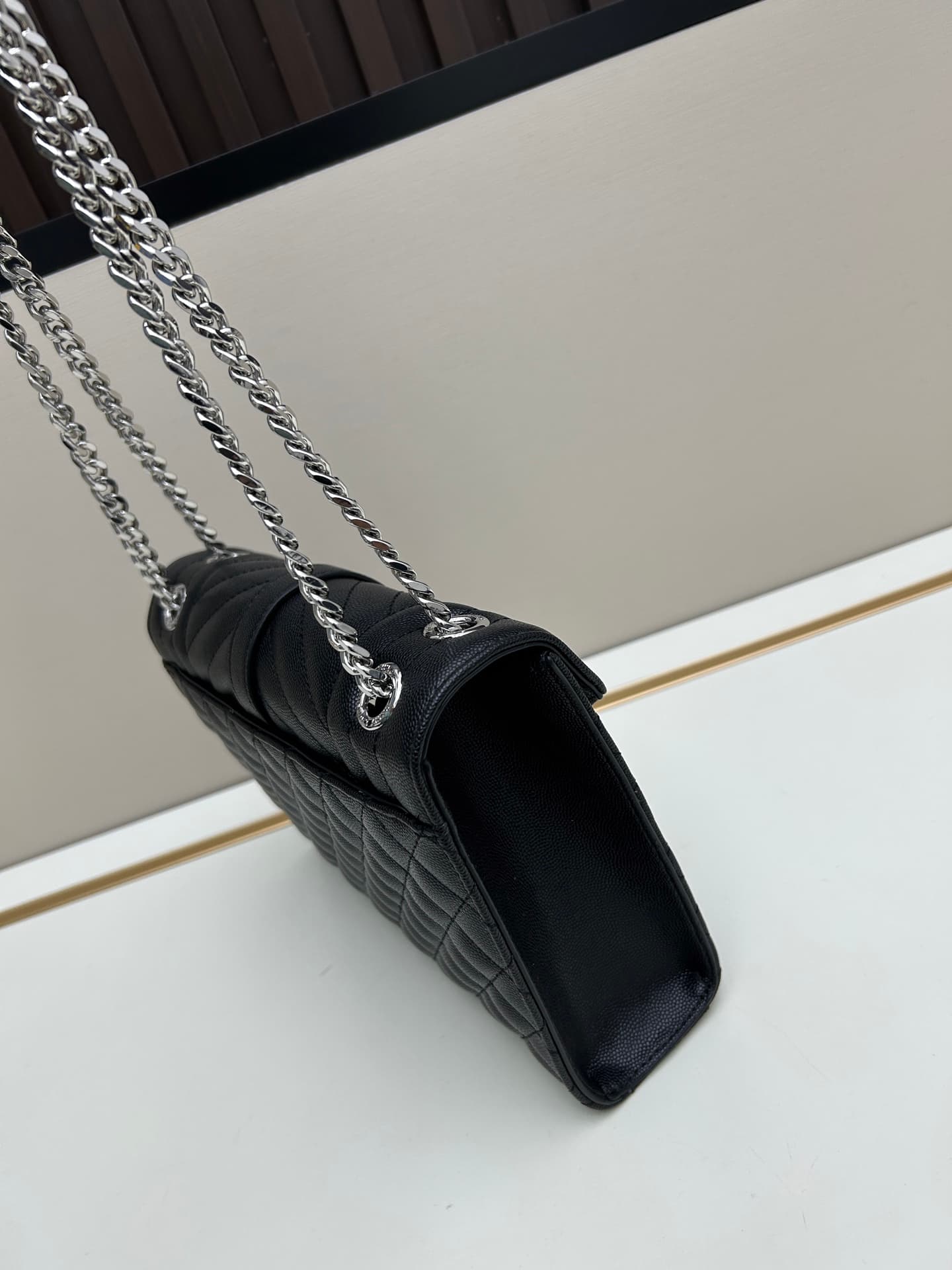 C8701 👏👏YSL Saint Laurent = a fantastic product that’s been a huge hit again🔥 Recently, this kind of intricate style has become extremely popular. Of course, a designer with decades of experience wouldn’t miss out on it. The black hardware adds an extra t — image 3