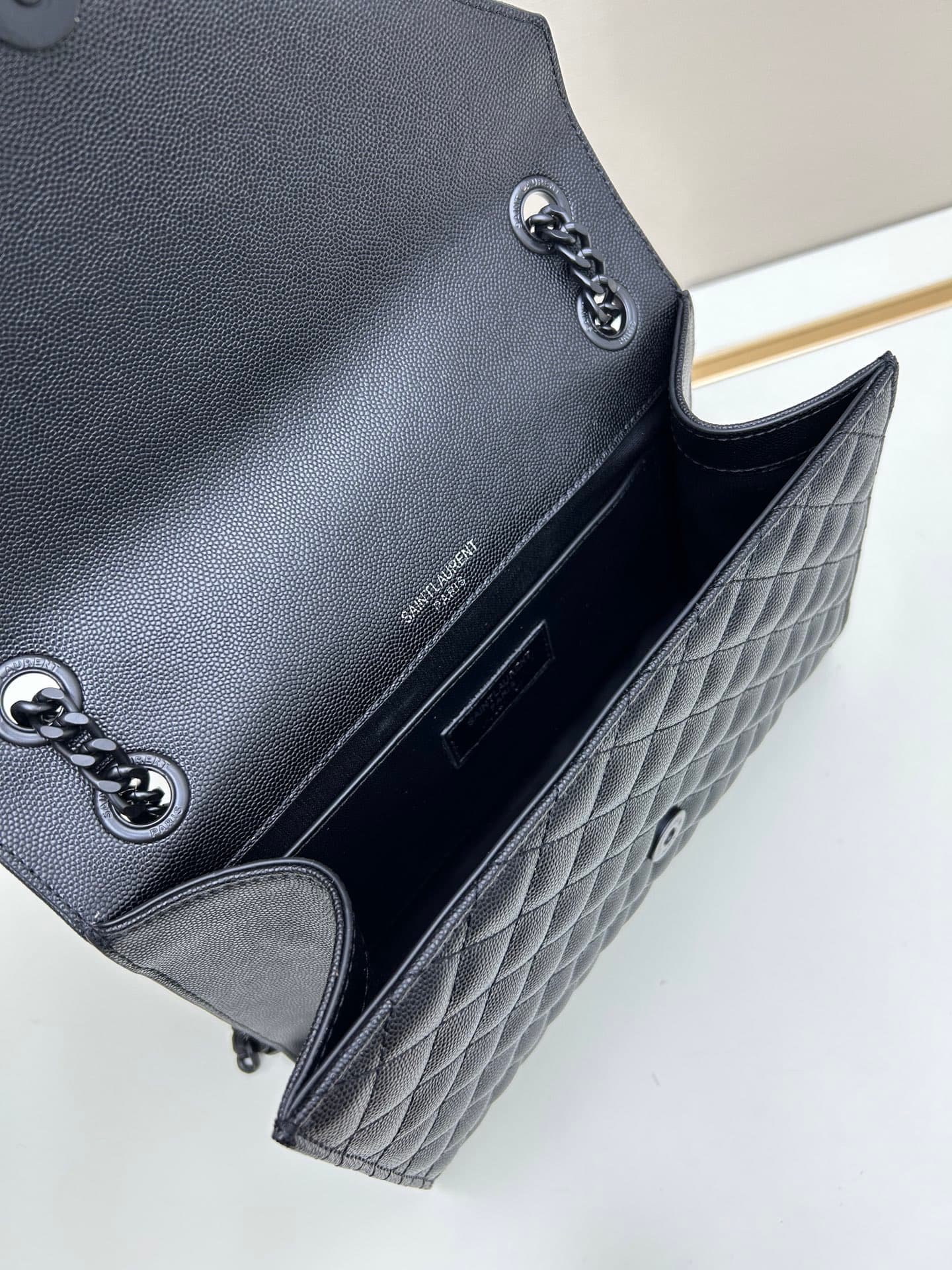 C8699 👏👏YSL Saint Laurent = a truly amazing design again🔥 A popular product has been released[怄火] These intricate styles are extremely popular right now. Of course, a designer with decades of experience wouldn’t miss out on this design. The black hardware — image 7