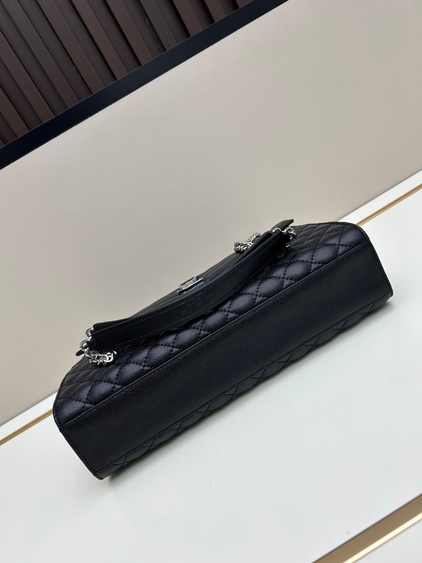 C8695 👏👏YSL Saint Laurent = a truly amazing design again🔥 A popular product has been released[怄火] These intricate styles are extremely popular these days. Of course, a designer with decades of experience wouldn’t miss out on this design. It’s like a myste — image 6