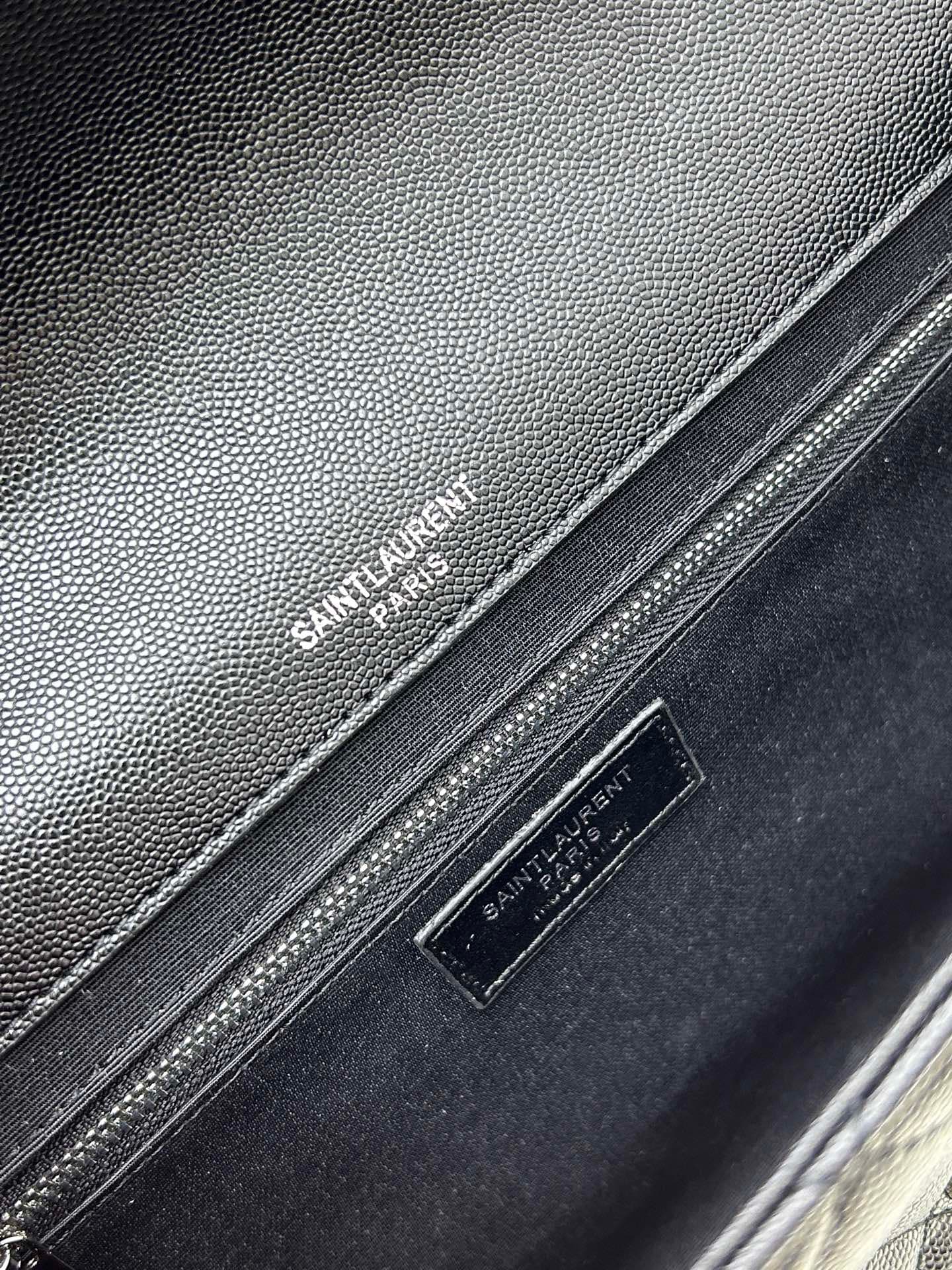 C8695 👏👏YSL Saint Laurent = a truly amazing design again🔥 A popular product has been released[怄火] These intricate styles are extremely popular these days. Of course, a designer with decades of experience wouldn’t miss out on this design. It’s like a myste — image 8