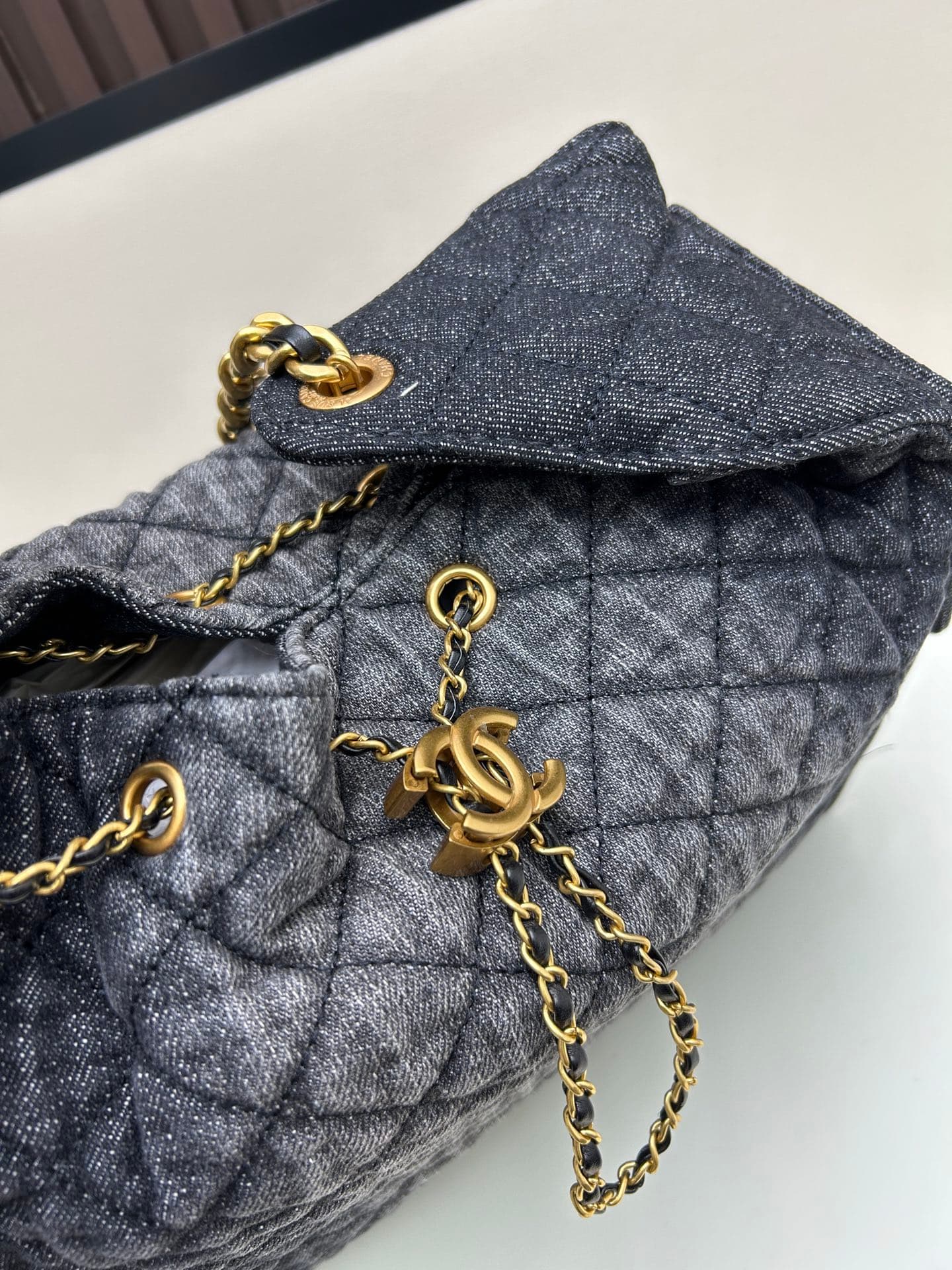 C837 New model 💰 Imported Chanel handbag 25|||The new “Chanel 25bag” is another “It Bag” following Chanel 22bag! It features a classic and practical design, retaining the three iconic elements of the brand: chevron-stitched pattern, leather straps, and do — image 3