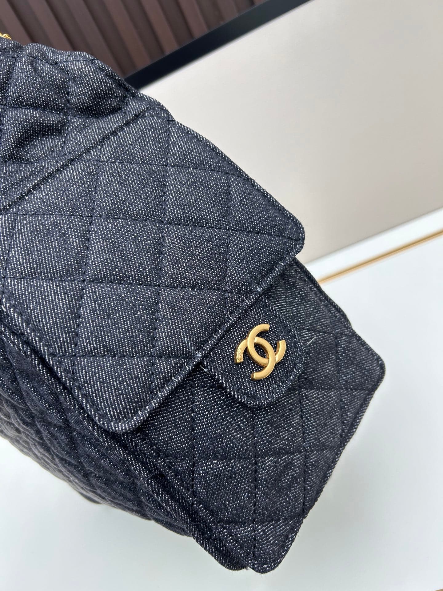 C837 New model 💰 Imported Chanel handbag 25|||The new “Chanel 25bag” is another “It Bag” following Chanel 22bag! It features a classic and practical design, retaining the three iconic elements of the brand: chevron-stitched pattern, leather straps, and do — image 5