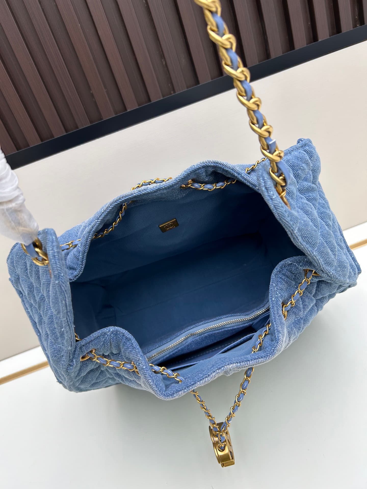 C836 New model 💰 Imported Chanel backpack 25|||The new “Chanel 25bag” backpack is another “It Bag” following Chanel 22bag! Its design is classic and practical, retaining the three iconic elements of the brand: chevron-stitched seams, leather straps, and d — image 7