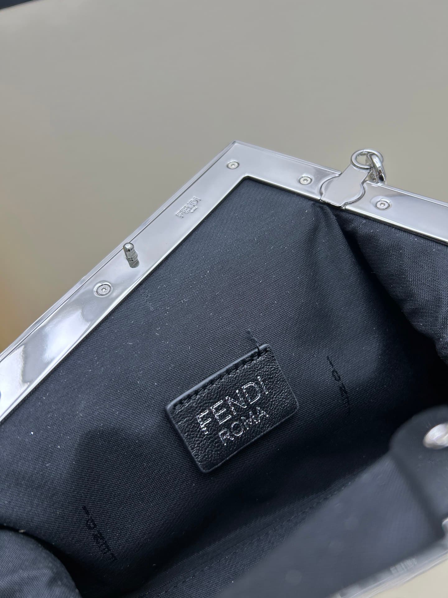 C2971 Packing Box Fendi Water Drop Single Shoulder Bag — image 8
