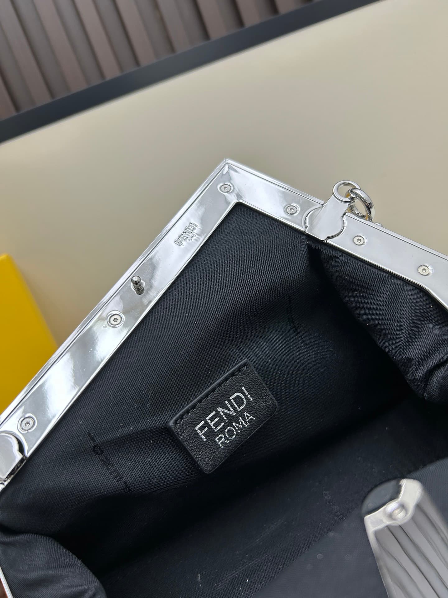 C2970 Packing Box Fendi Water Drop Single Shoulder Bag — image 8