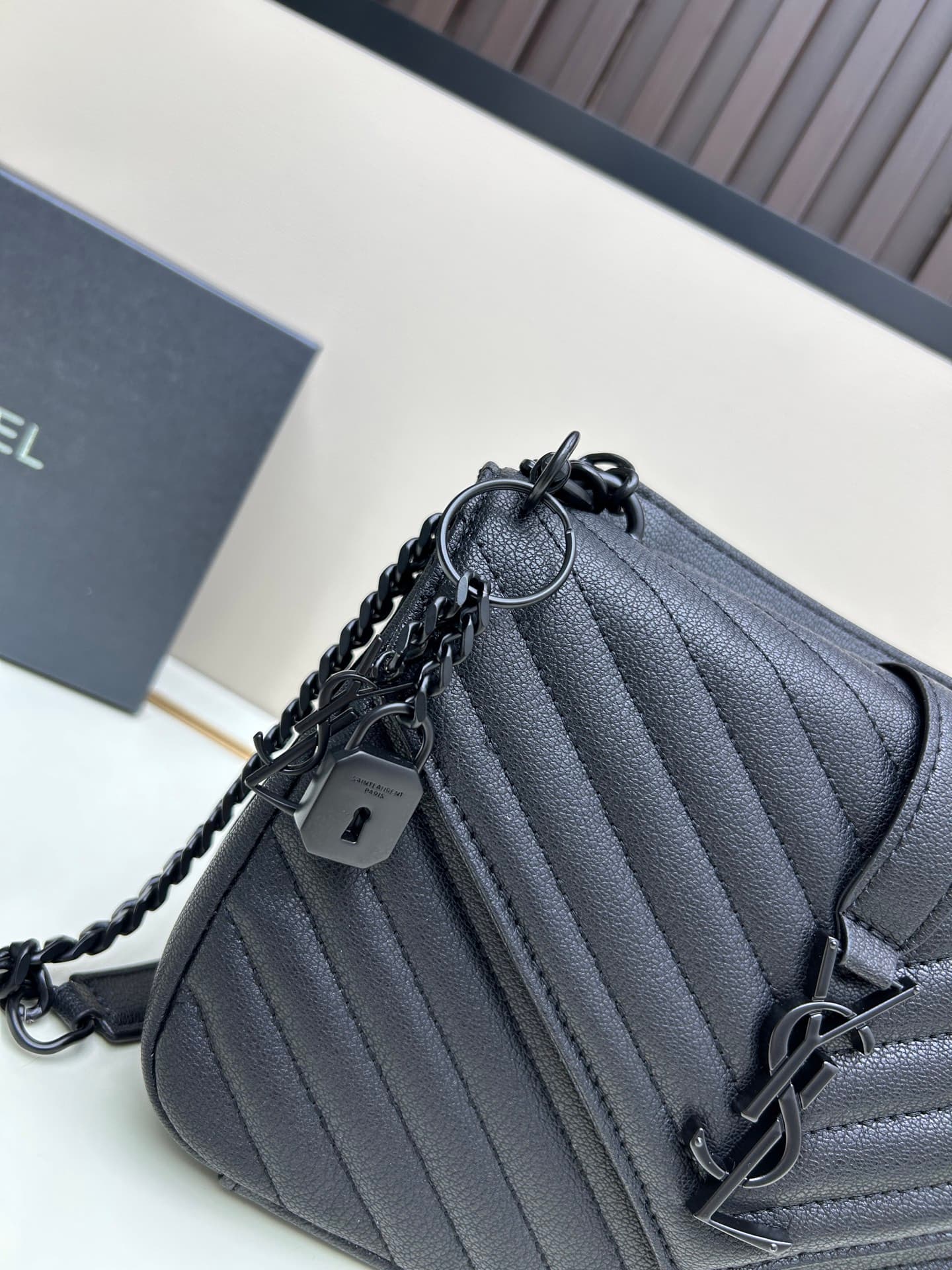 C8735 The new St. Laurent classic postman bag is a timeless fashion item🌟|||🔥 This classic St. Laurent postman bag is truly a leader in the fashion world! It seems to instantly turn you into a fashion expert!😍 — image 4